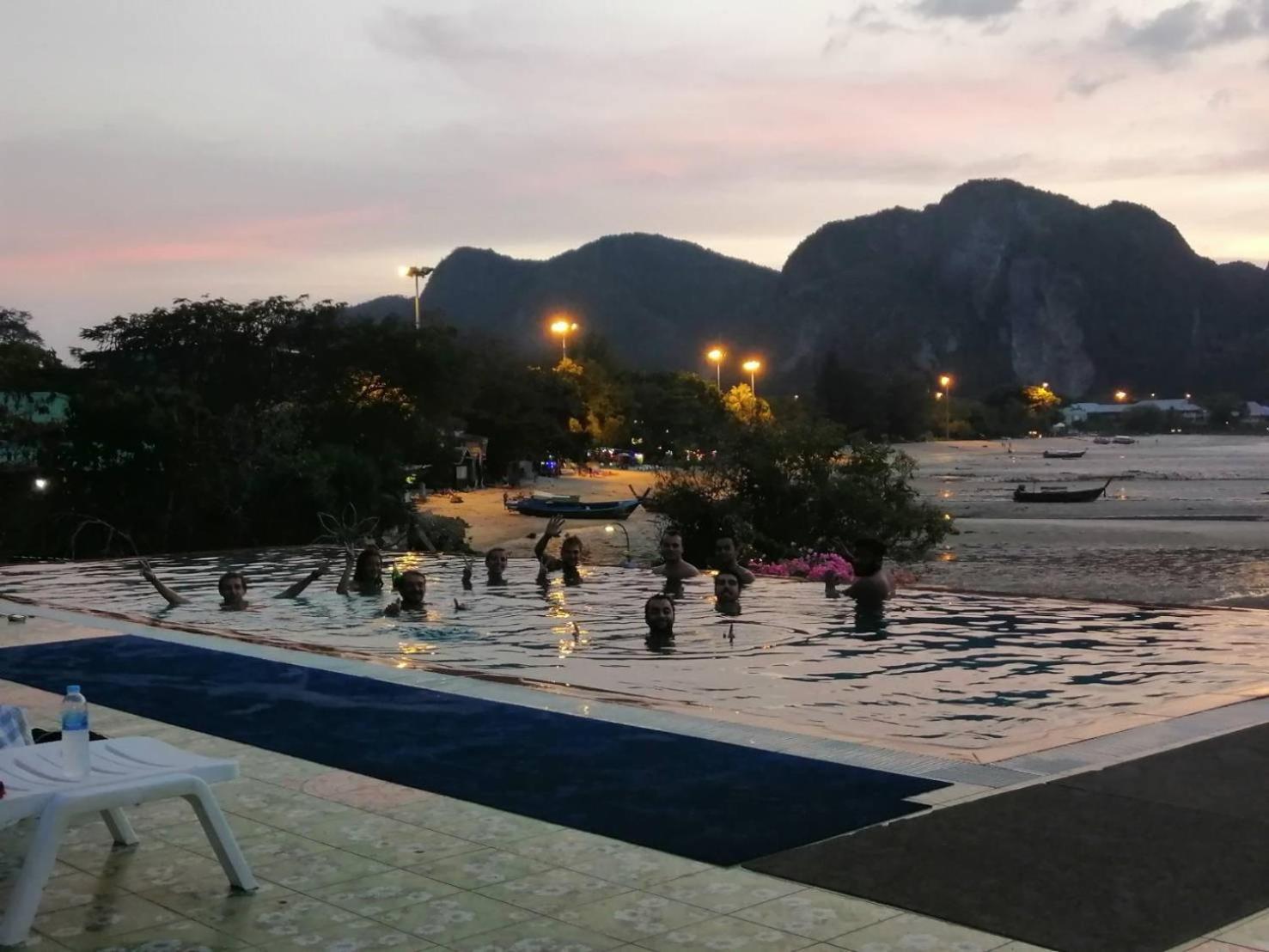 Phi Phi View Point Hotel 2*