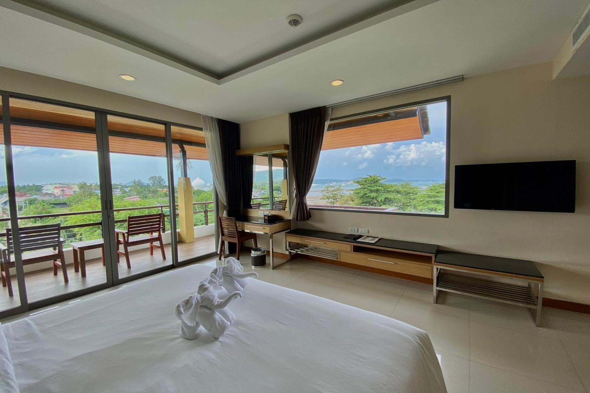 Aqua Sha Hotel Rawai