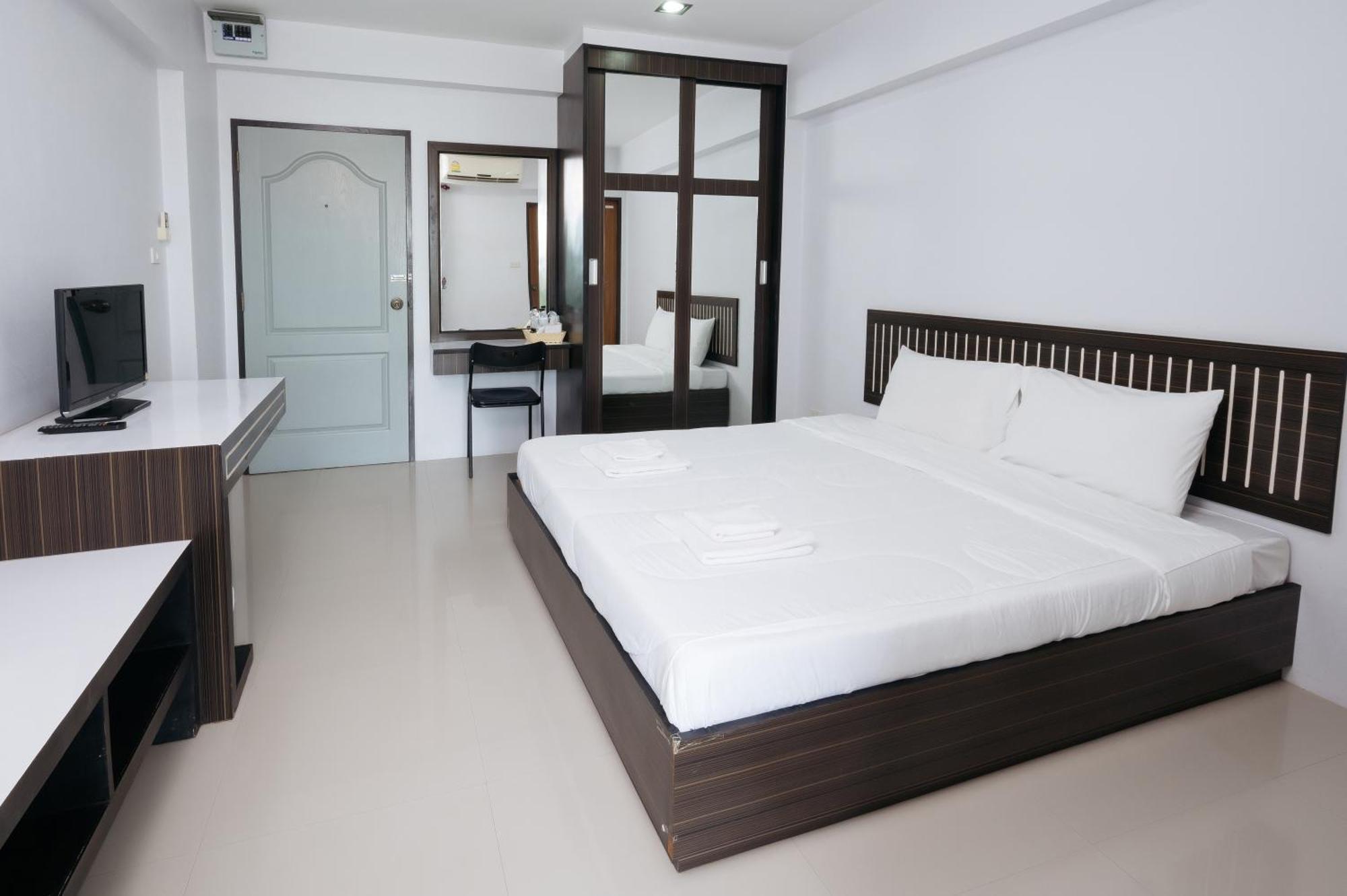 Hotel Creston Grand Suphan Buri