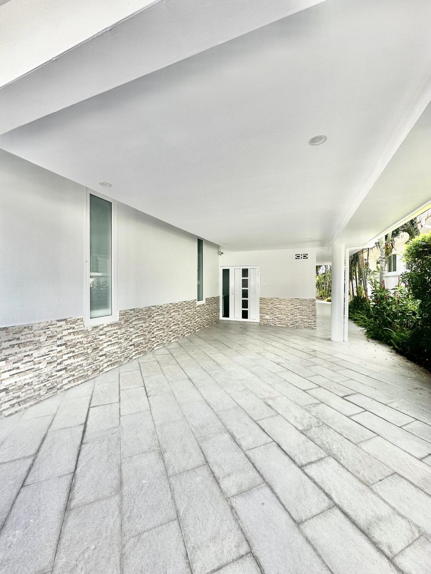 Luxury Private Pool In Villa *