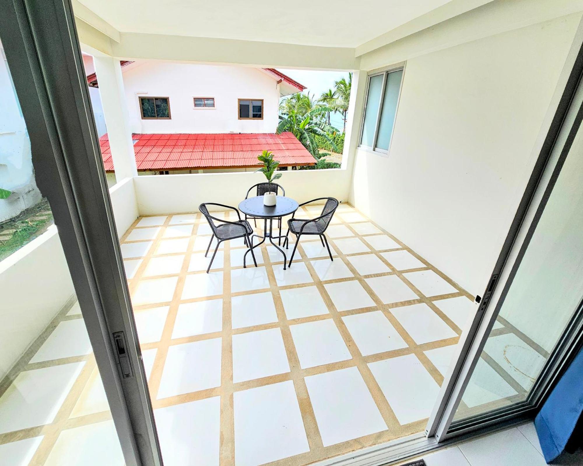 Front Queen's Castle - Kid Friendly, Like Royalty Apartamento Ban Makham