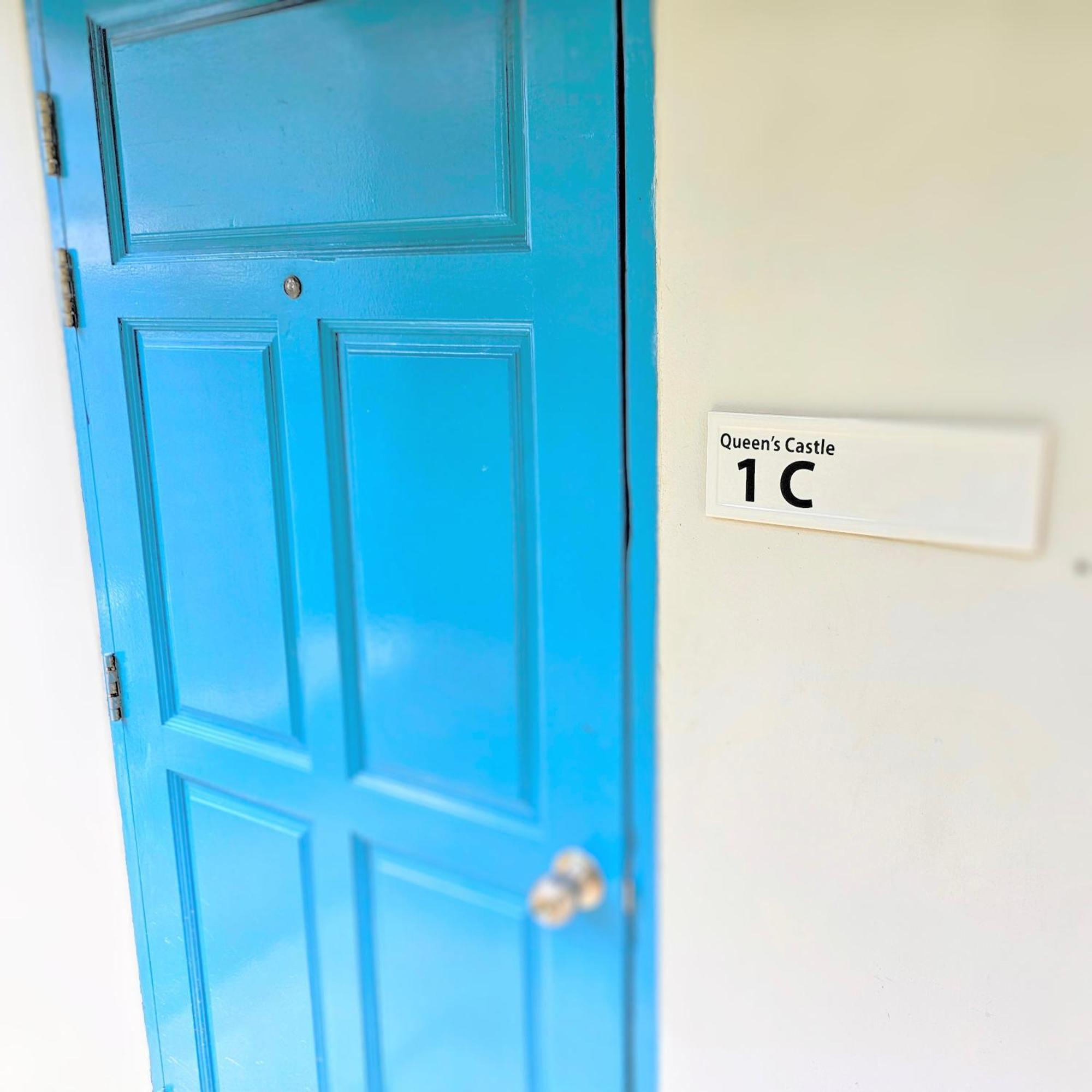 Front Queen's Castle - Kid Friendly, Like Royalty Apartamento Ban Makham
