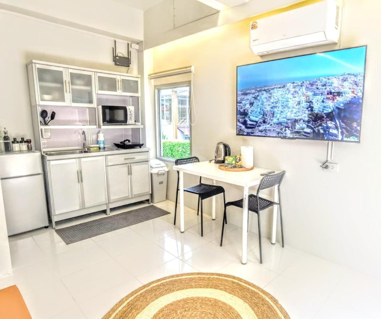 Front Queen's Castle - Kid Friendly, Like Royalty Apartamento Ban Makham