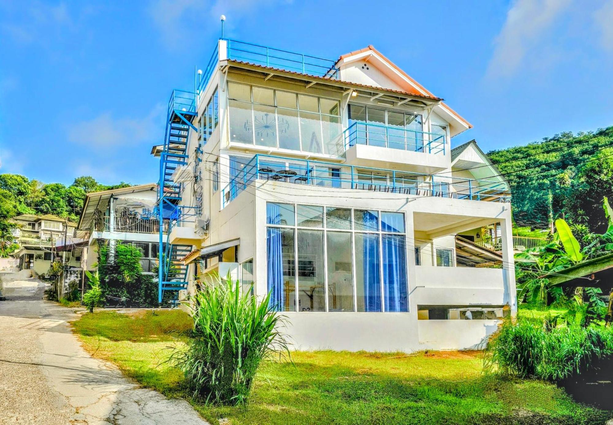 Front Queen's Castle - Kid Friendly, Like Royalty * Ban Makham