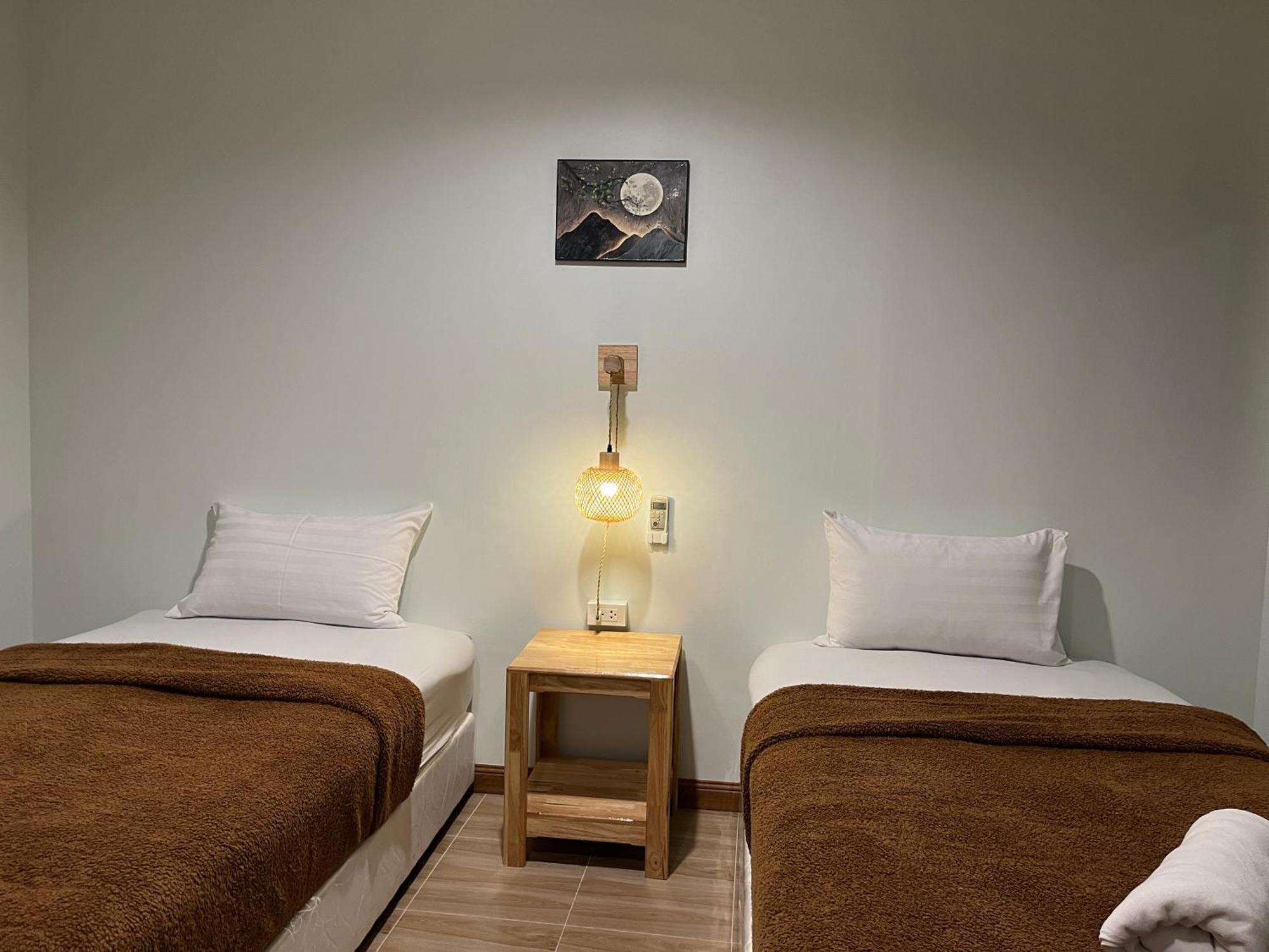 Namthip Homebeach Lodge