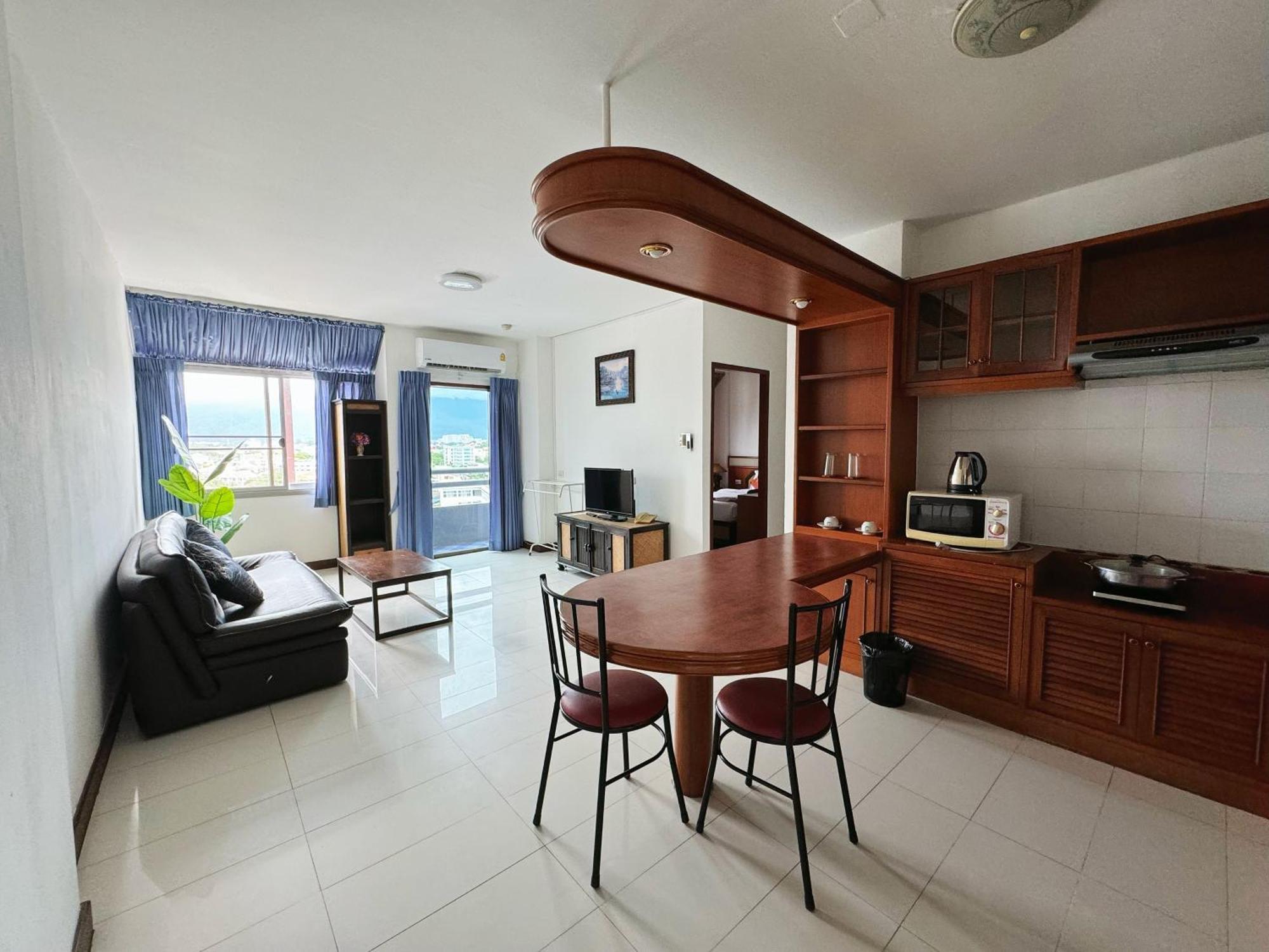 Jade Tower Hotel 3*