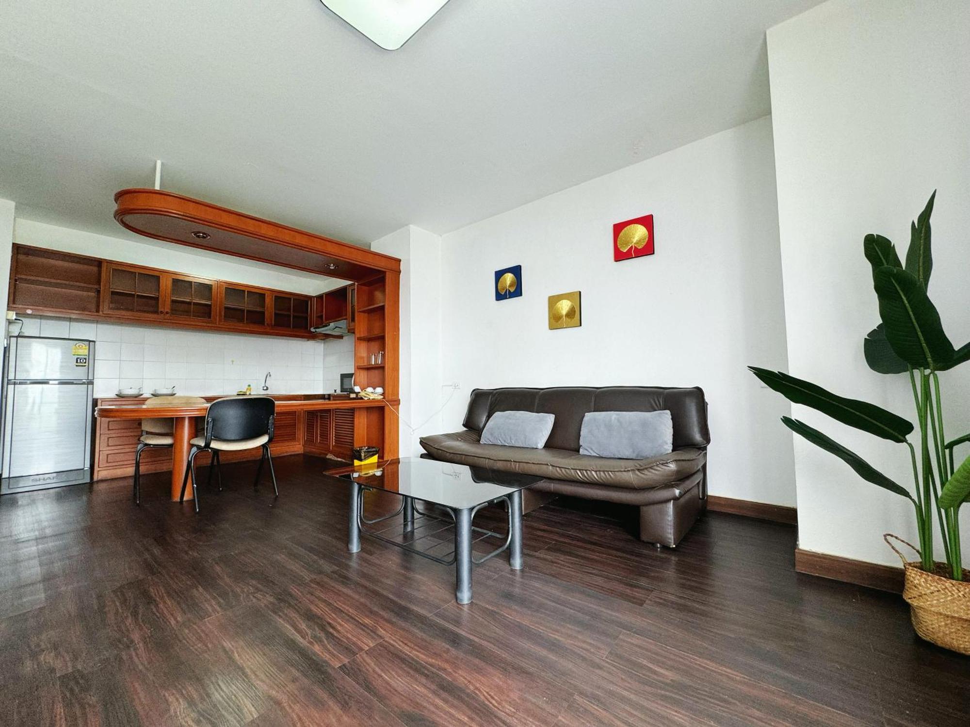 Jade Tower Hotel
