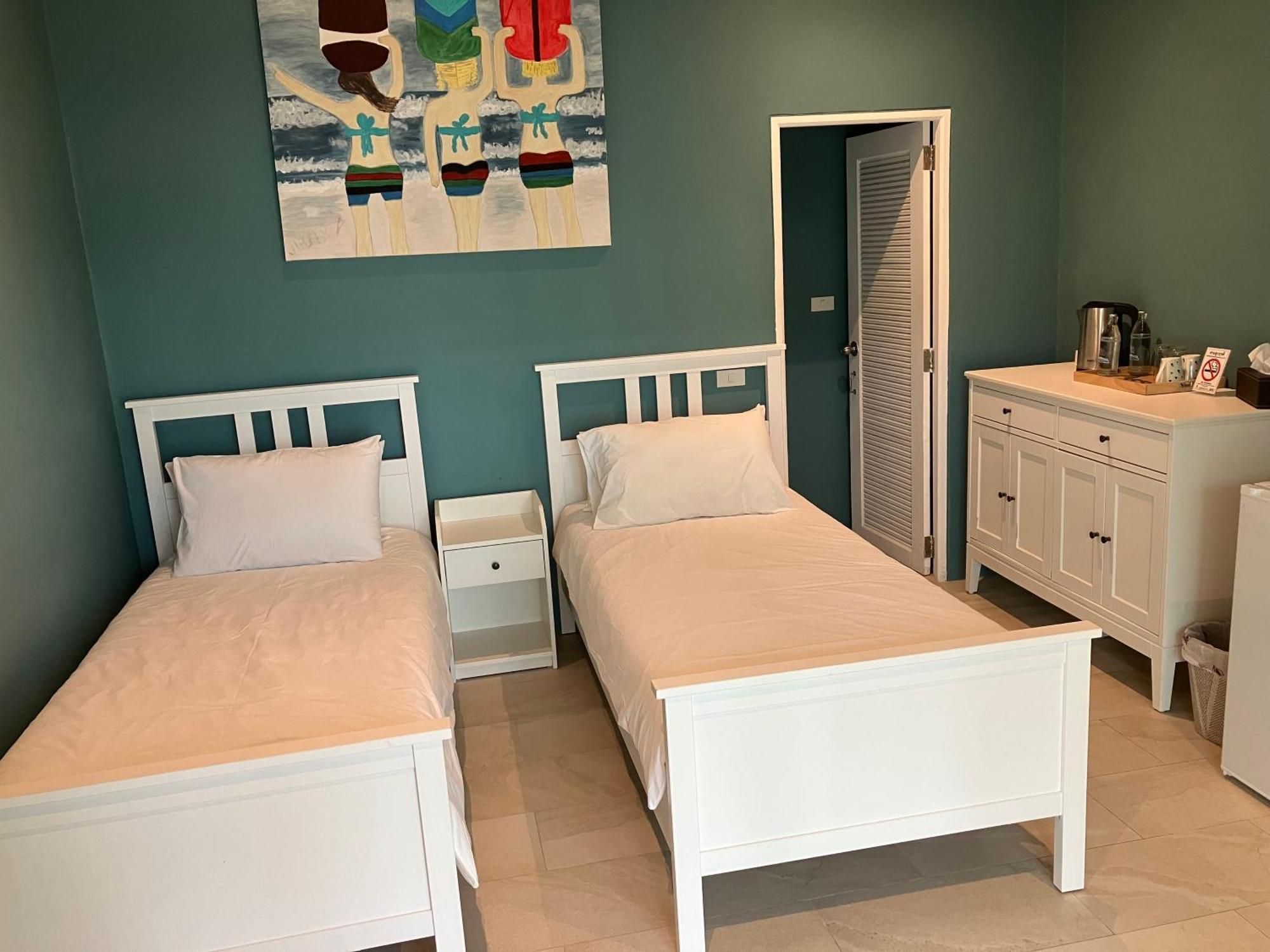 Le Petit Saint Tropez Khanom