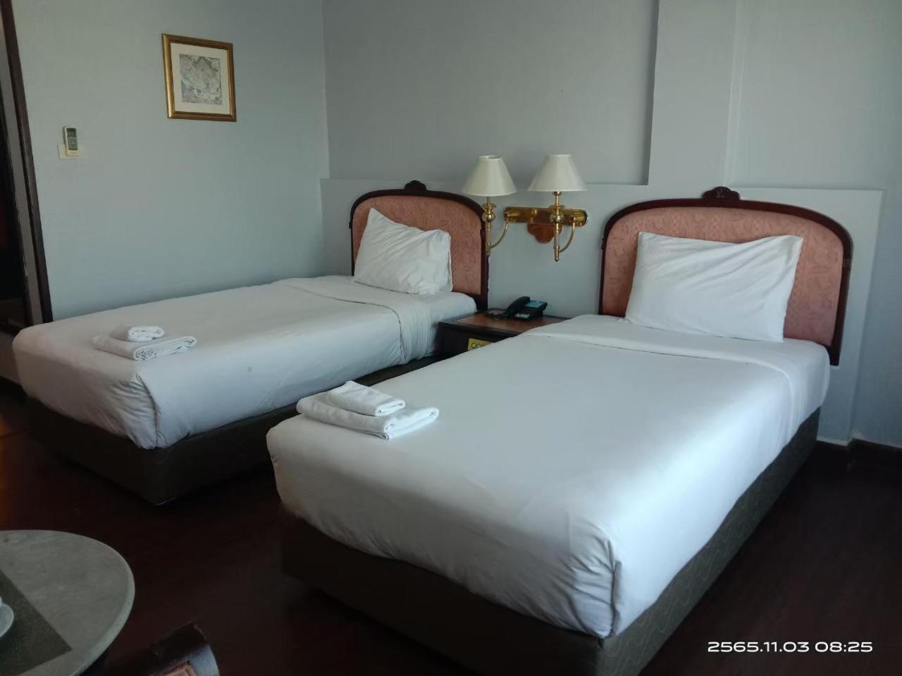 Mayflower Grande Hotel