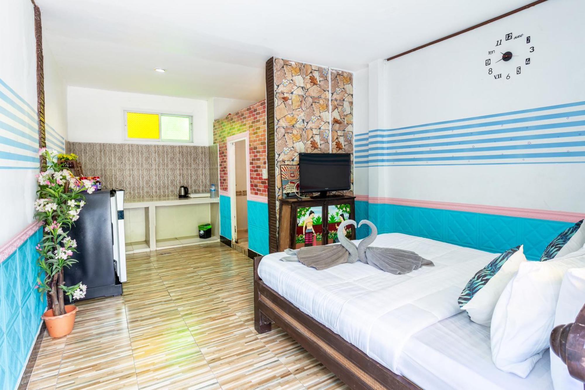 The Train Holiday park 3*