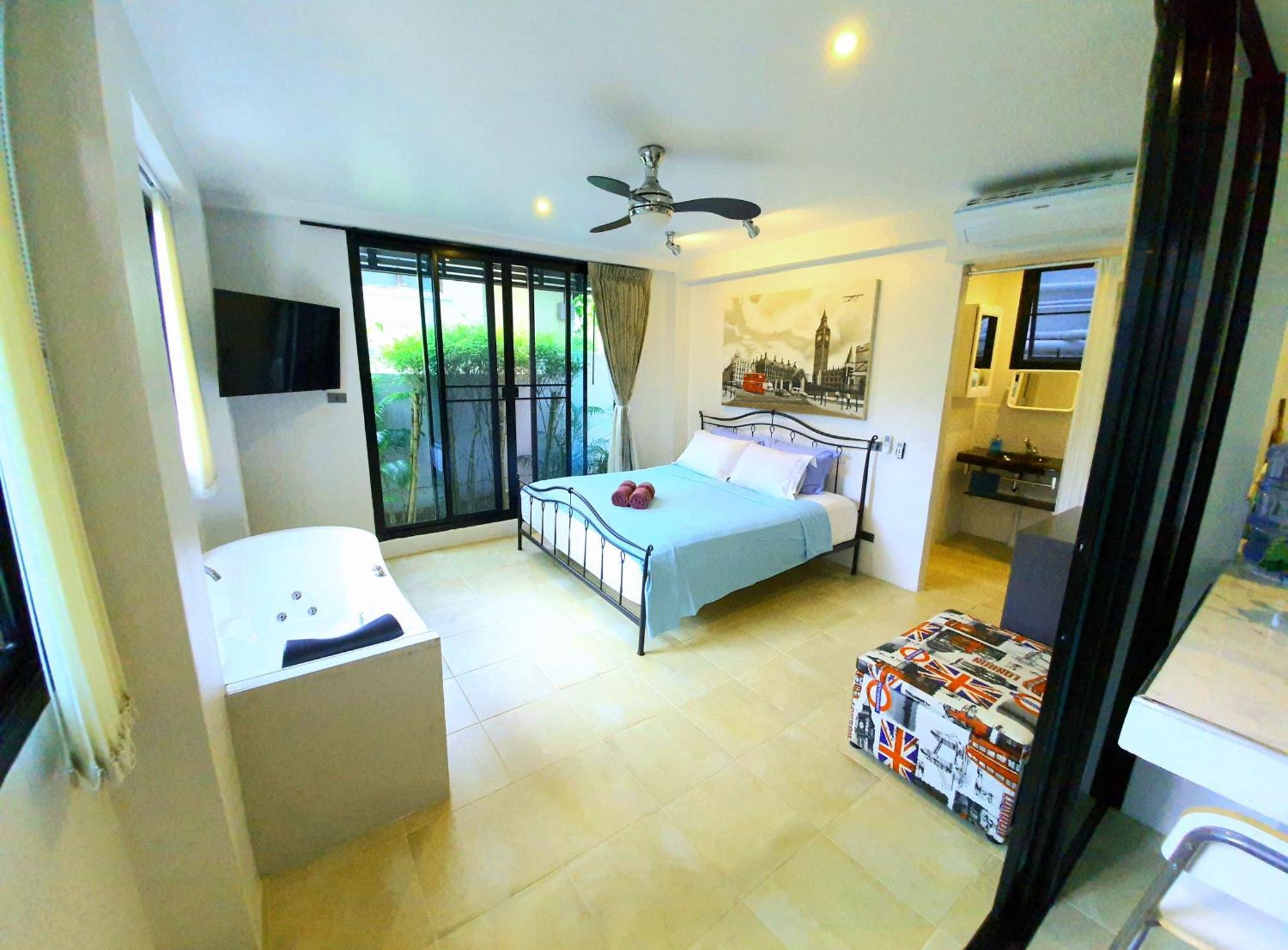 Penthouse Crystal Bay Apartment *
