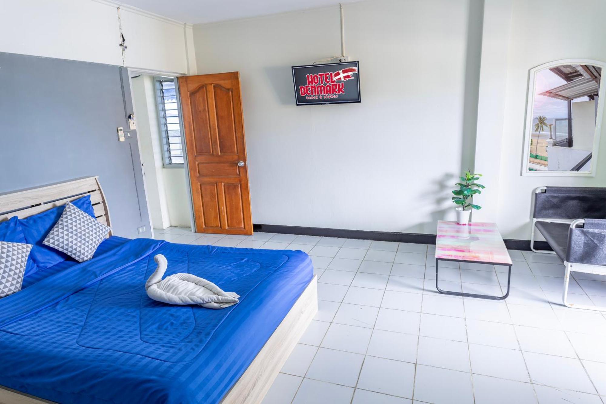 Happy - Beachfront 3*