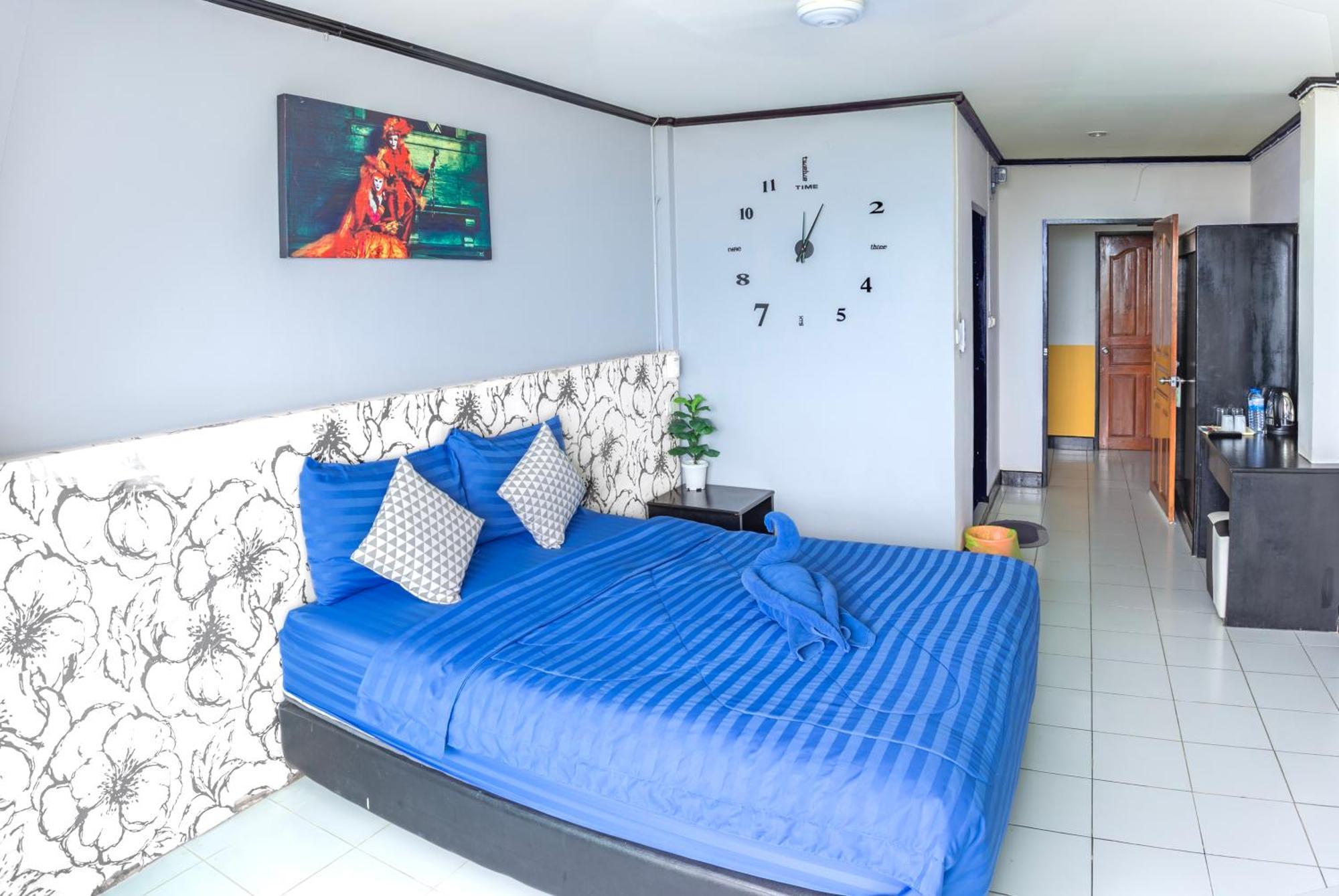 Hotel Happy - Beachfront Jomtien Beach