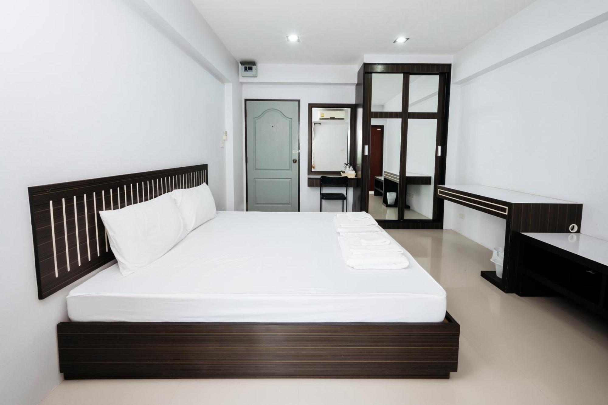 Creston Grand Hotel Suphan Buri