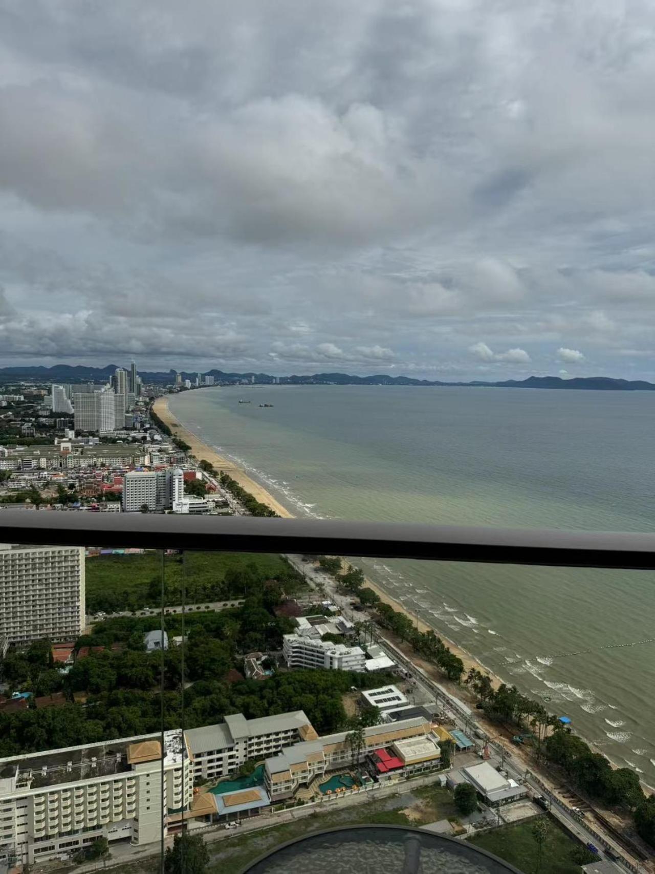 Copacabana 科帕卡巴纳海乔木提安海滩毗邻乔木提安夜市
