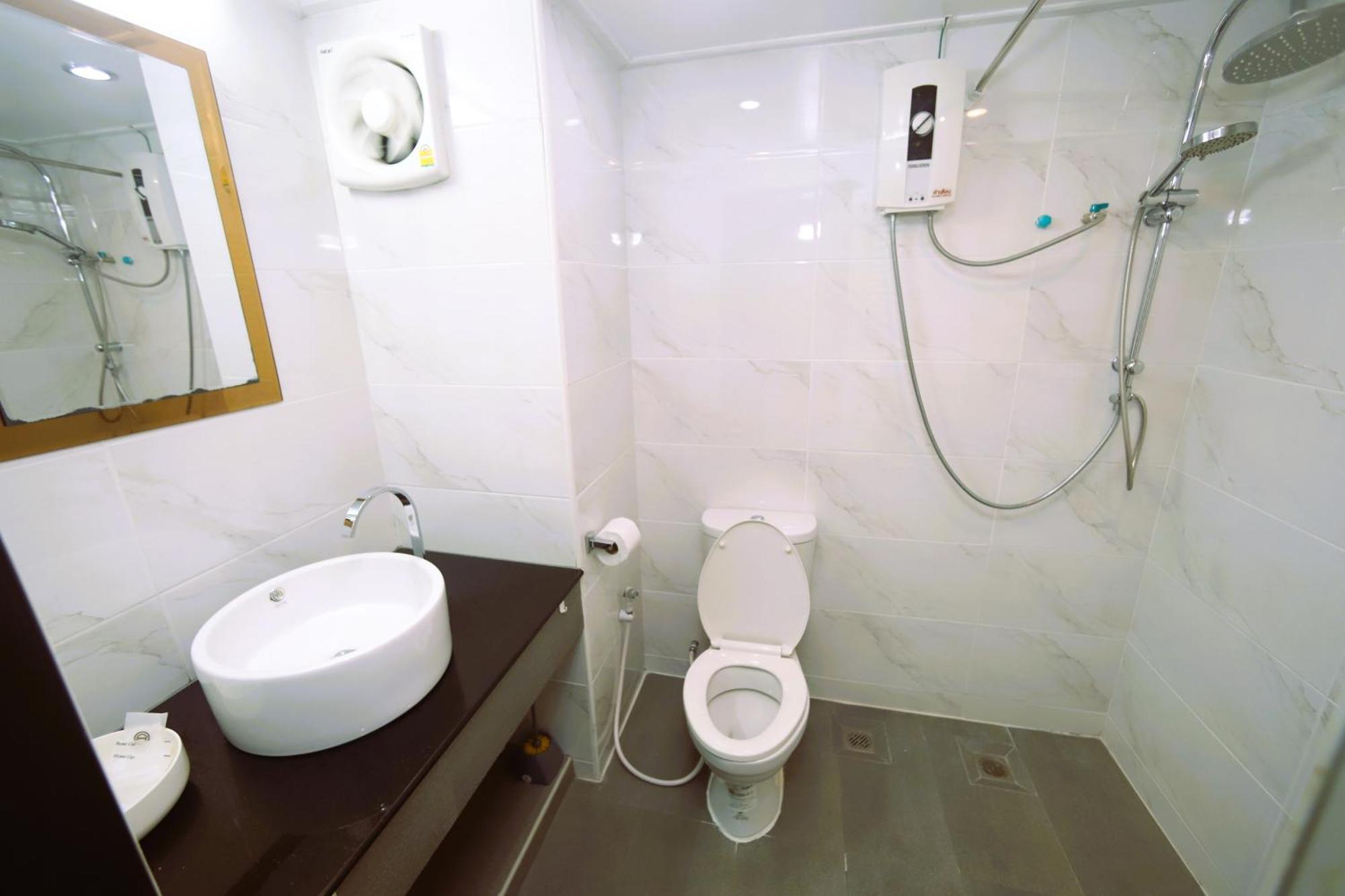 Front Rayong Condochain Apartment Ban Phe