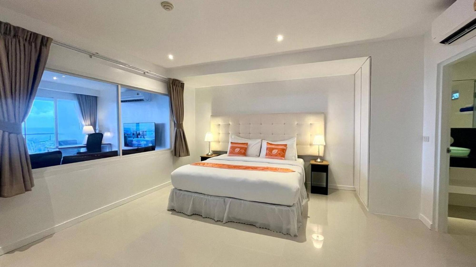 A11 Stunning Seaview 2brs2baths Karon