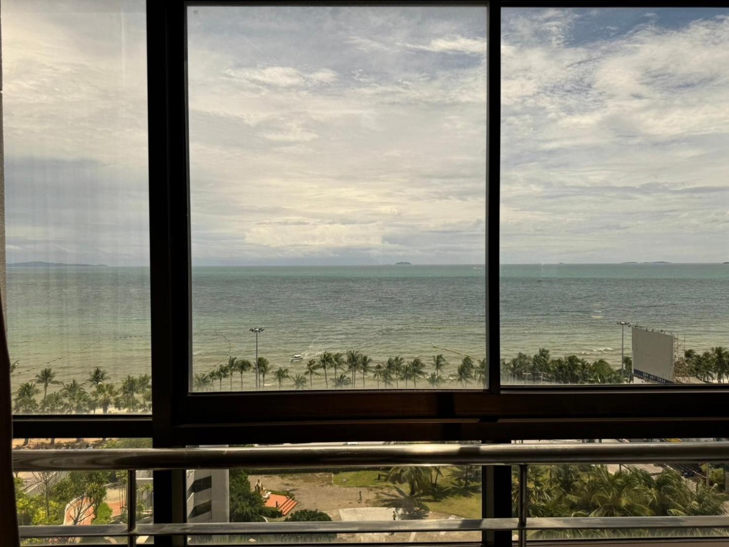 Beachfront Jomtien Beach