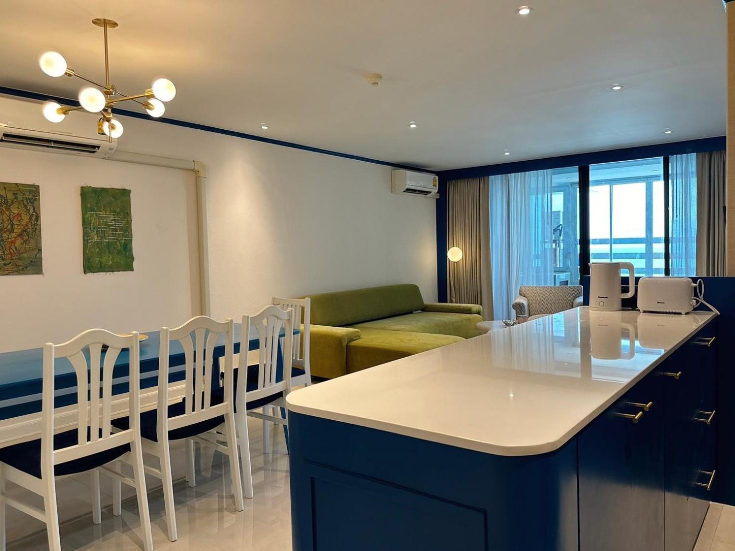 Beachfront Apartment *