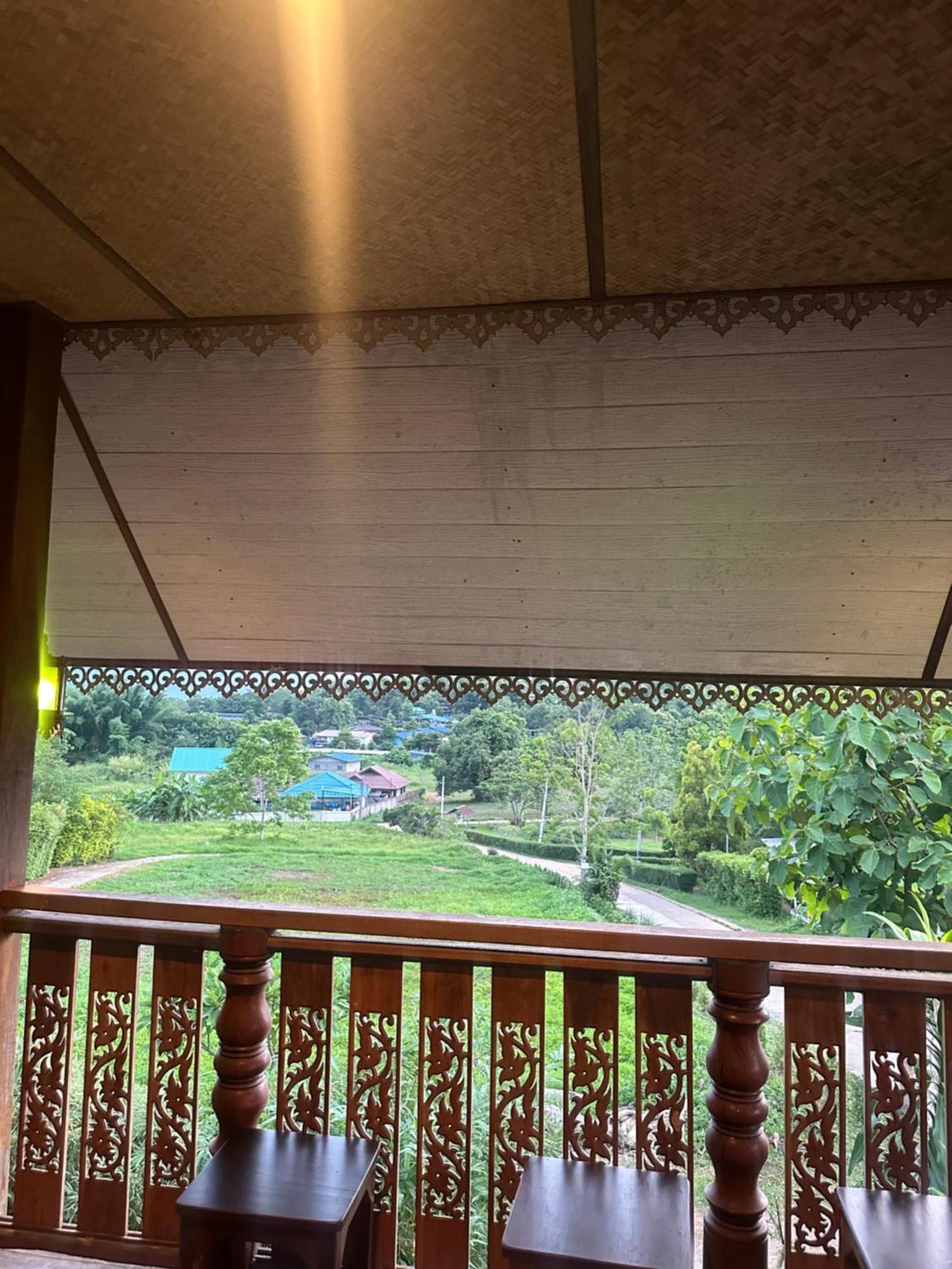 Fourtwoeight Pai Kampong Huaibu