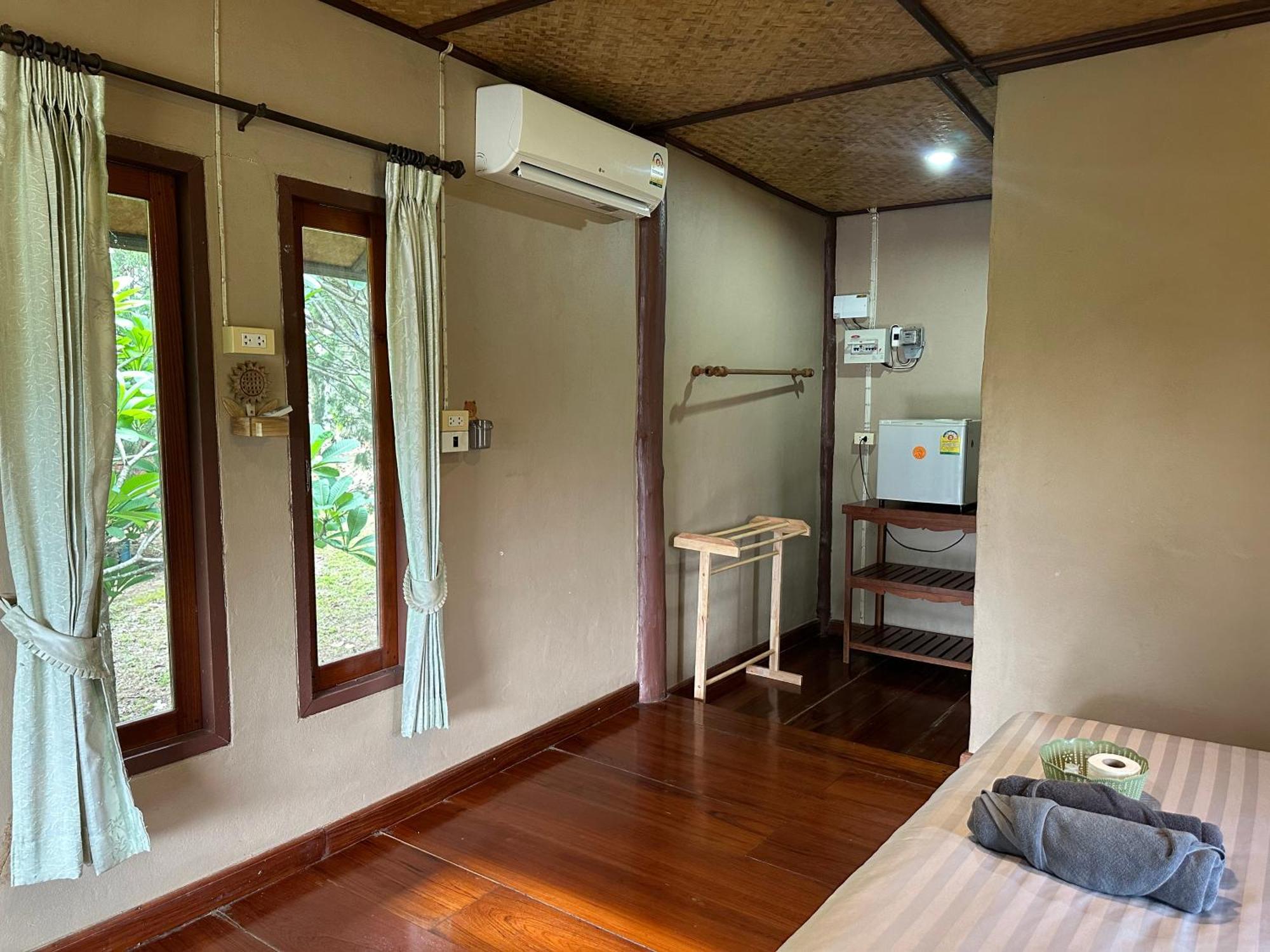 Resort Fourtwoeight Pai