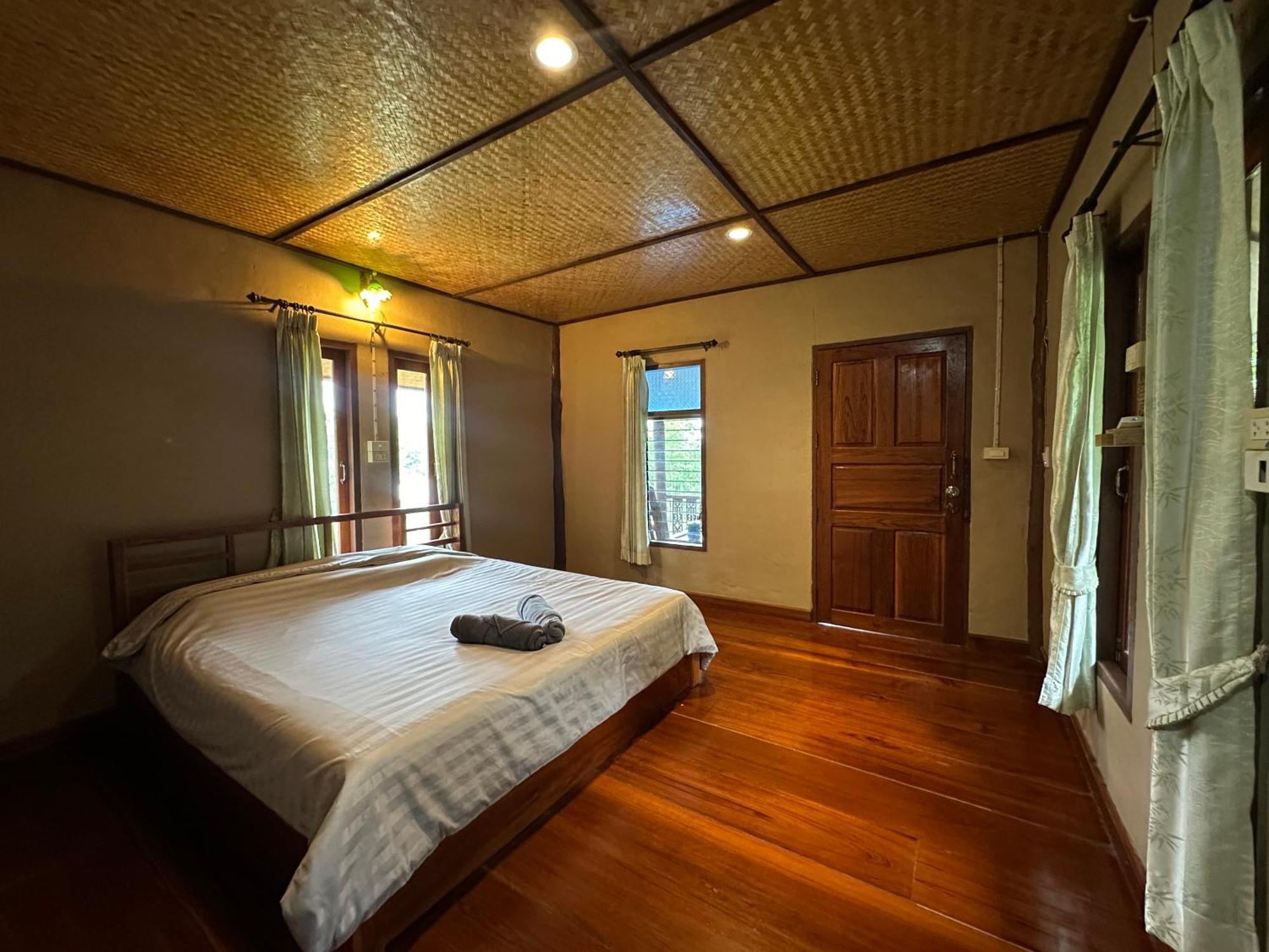 Fourtwoeight Pai Resort