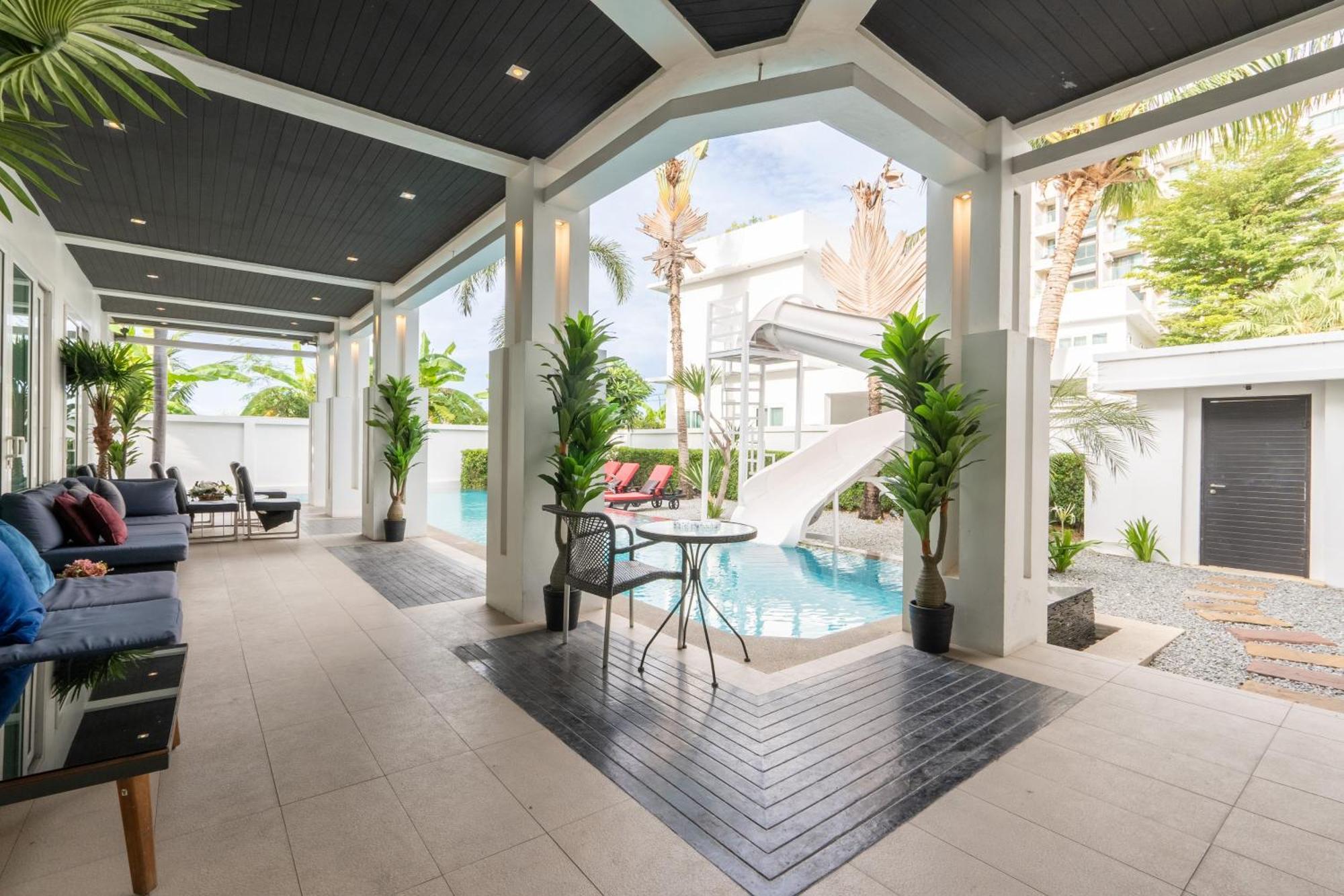 Premium Pool Villa Pattaya *