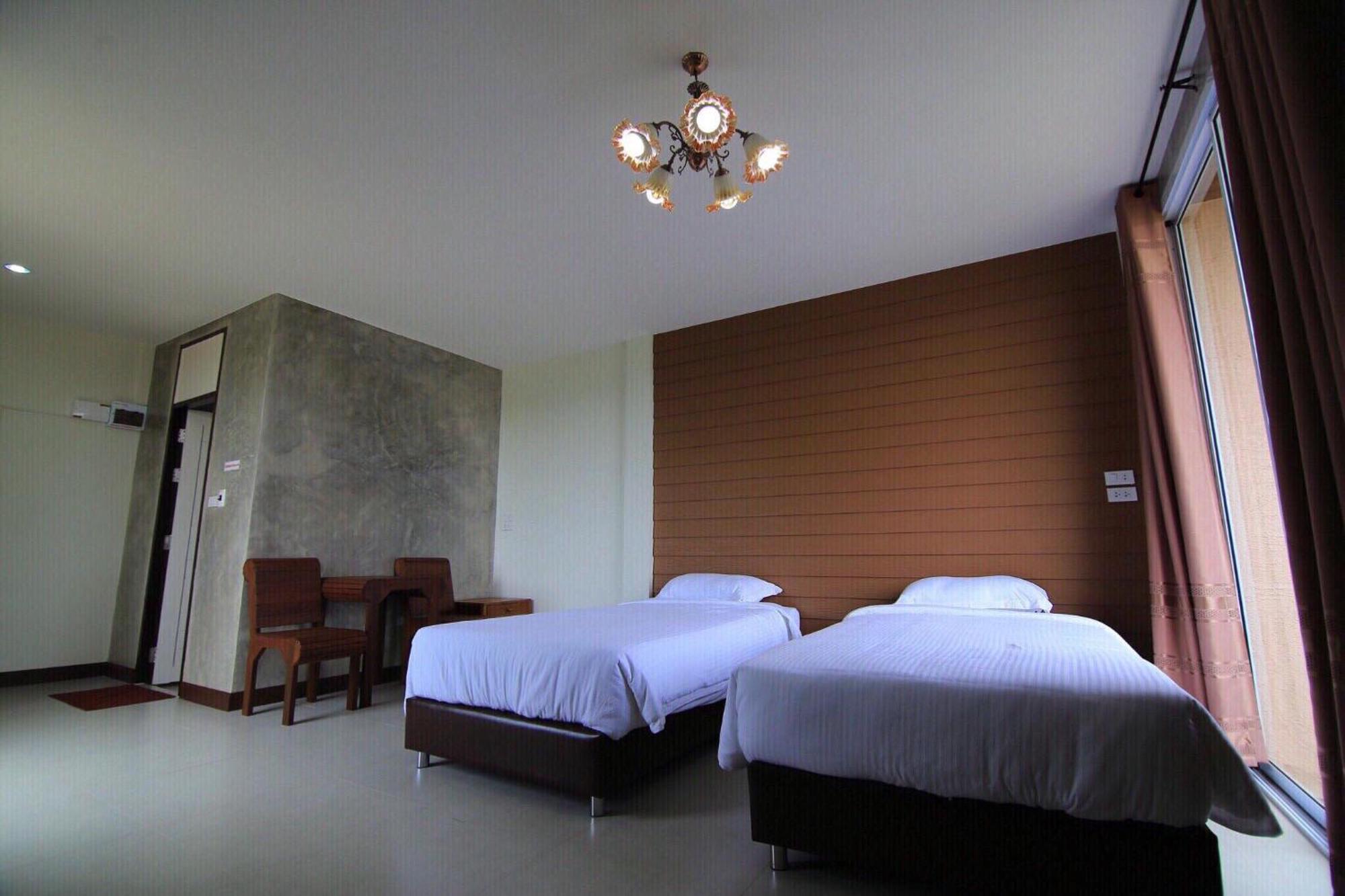 Nava Hotel 3*