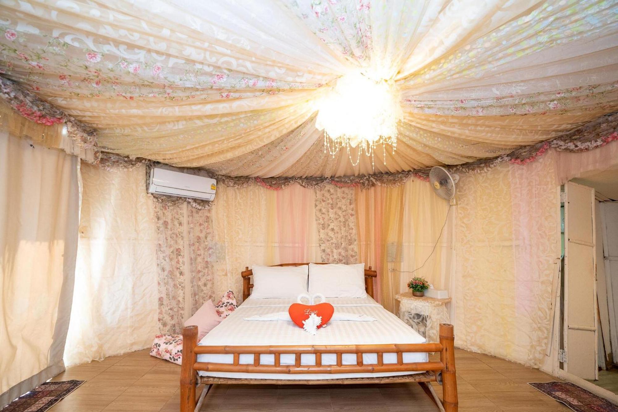 Pareehut Villa *