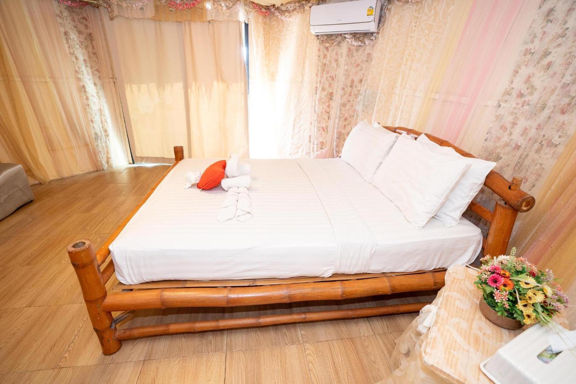 Villa Pareehut *