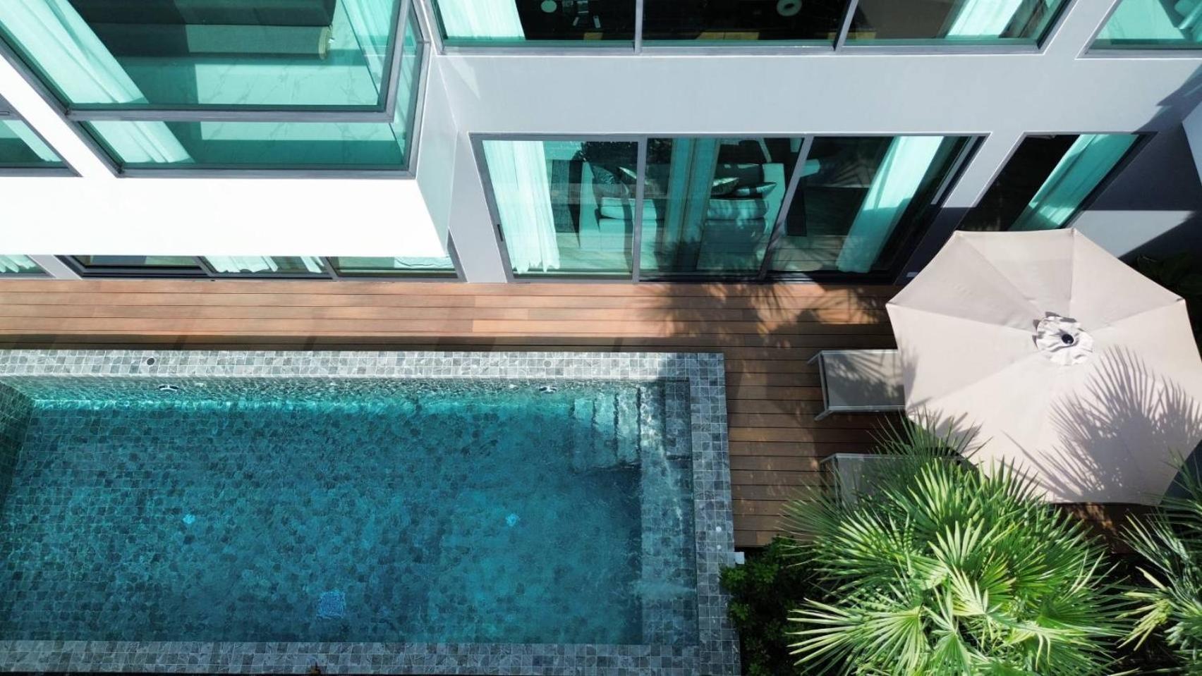 Villa Mandla Collection, Tanya