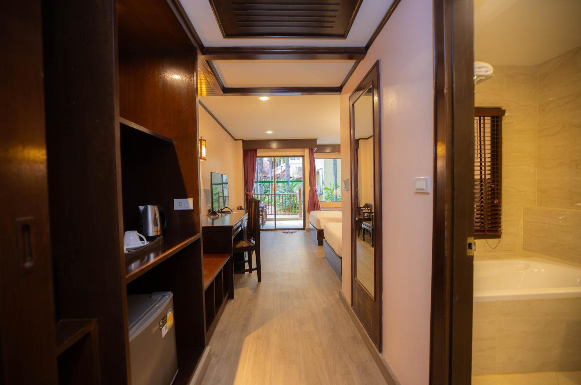 Hotel Baumanburi 4*