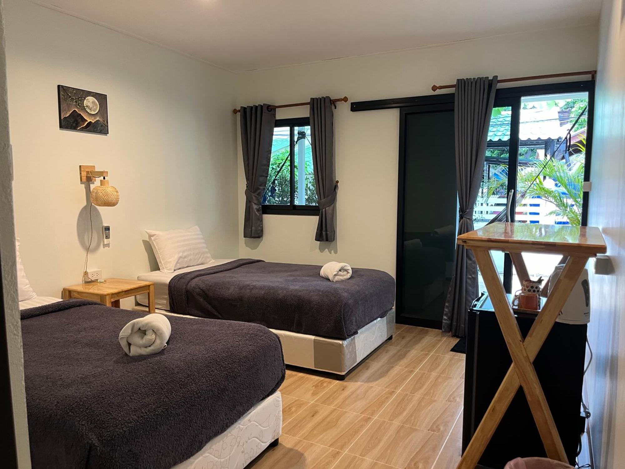 Namthip Homebeach Lodge *