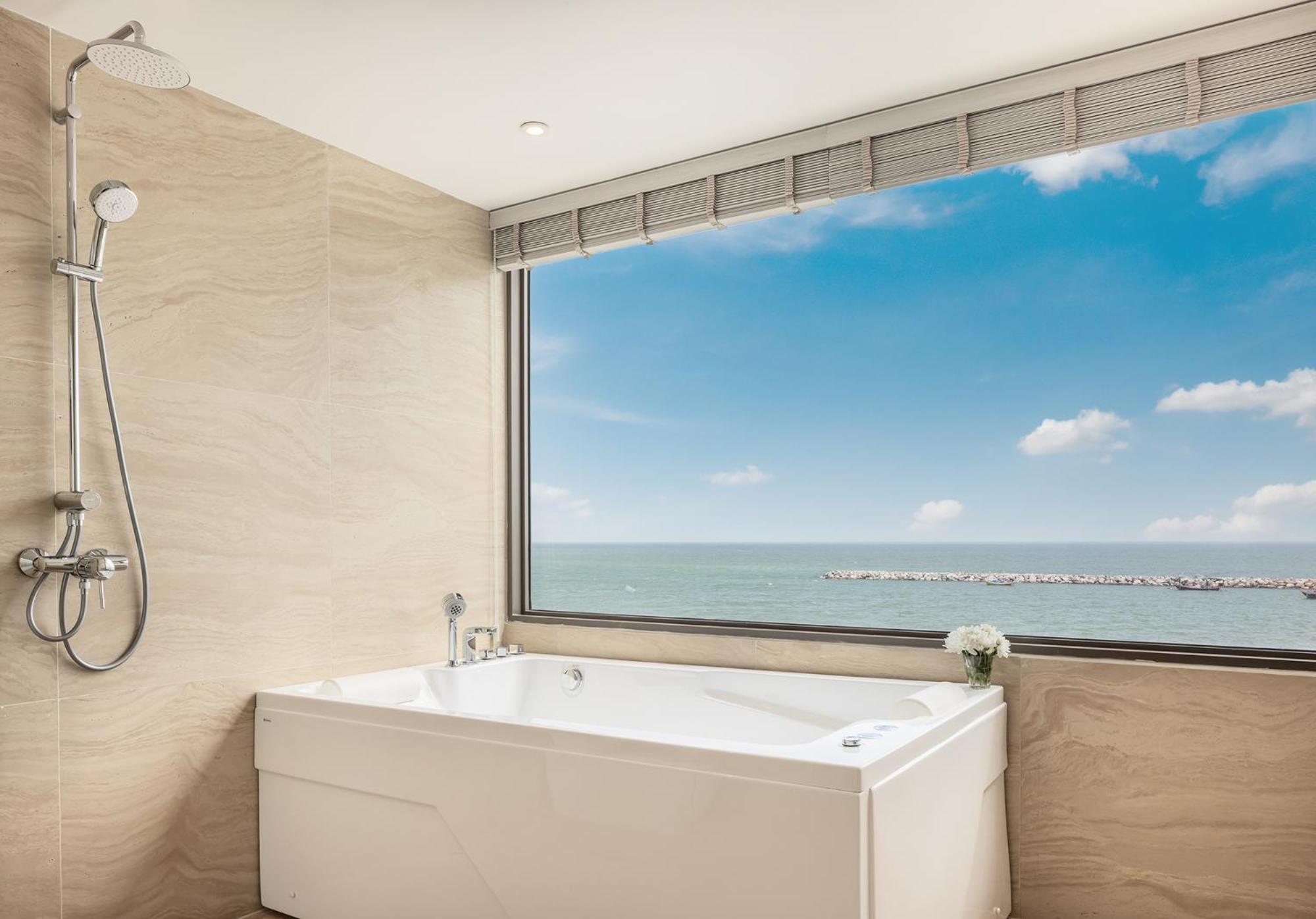 Hotel U Hua Hin 5*