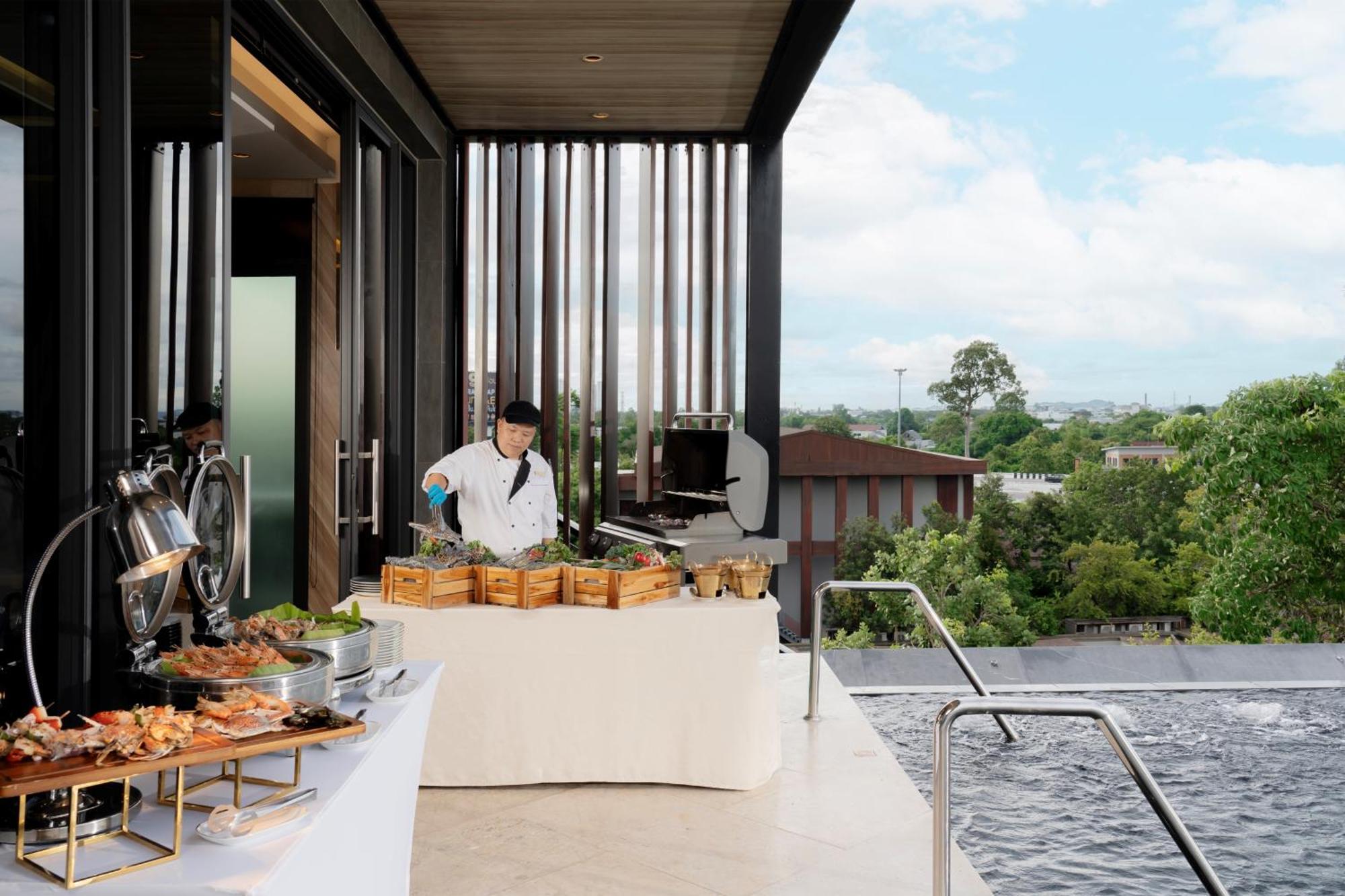 Hotel The Gems Mining Pool Pattaya Nong Prue