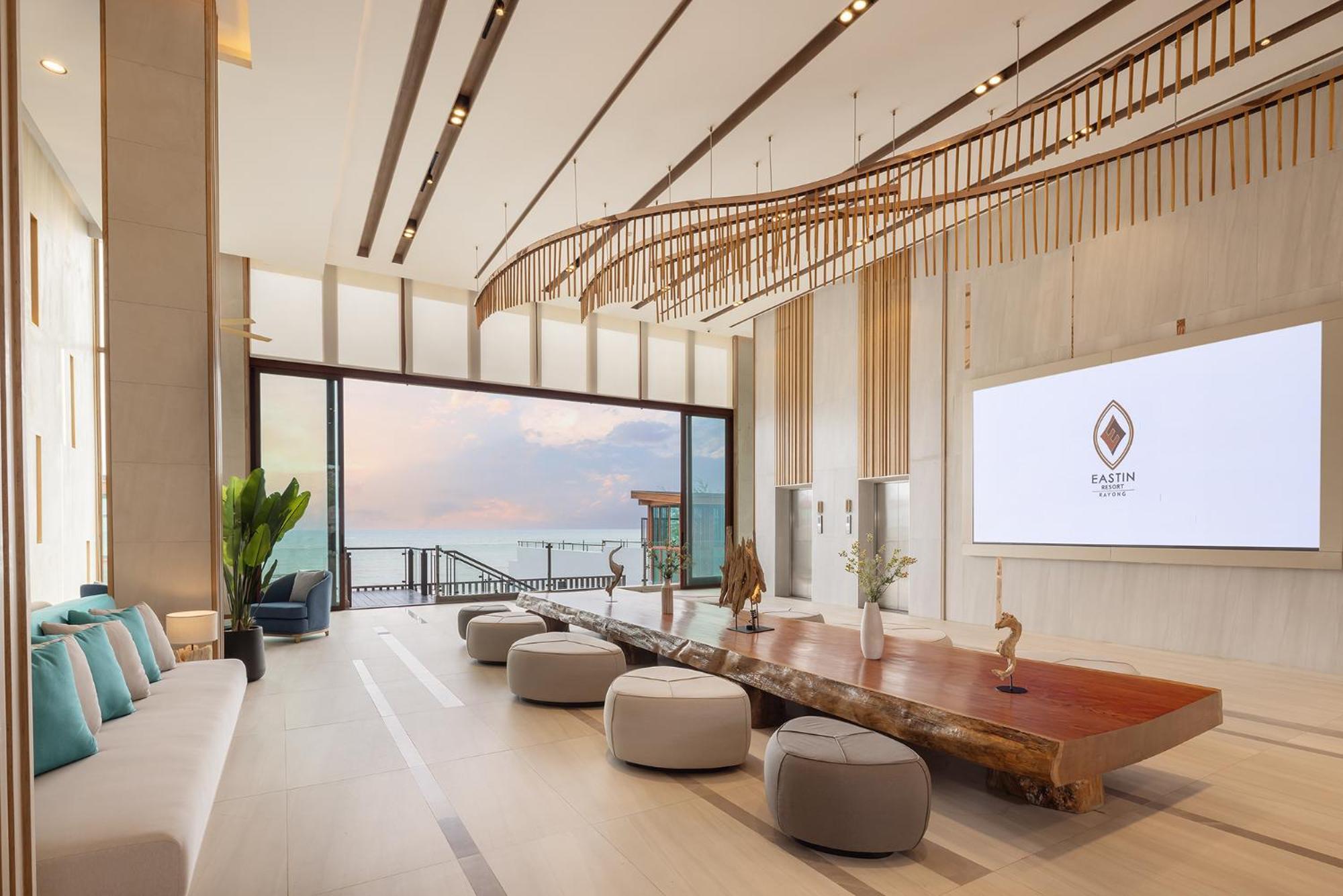 Hotel Eastin 4*
