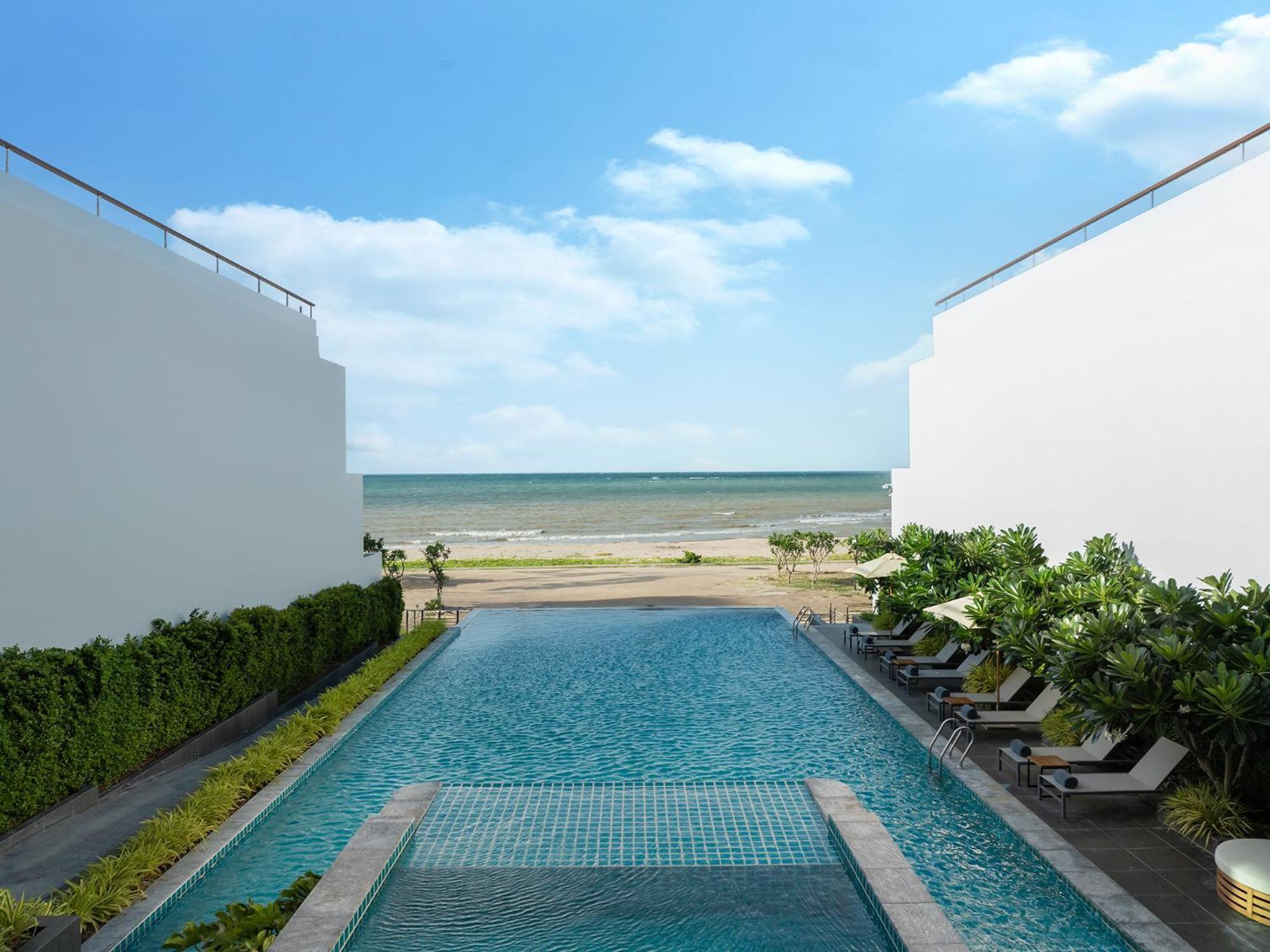 Hotel Eastin 4*