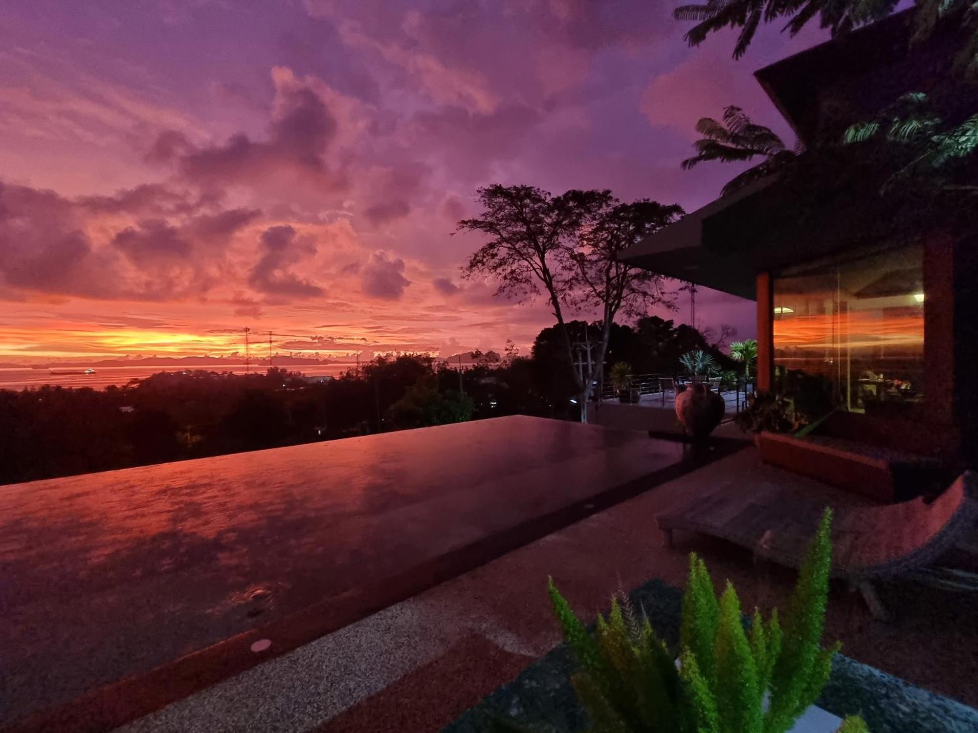 The Glass House Sea View Krabi Pousada