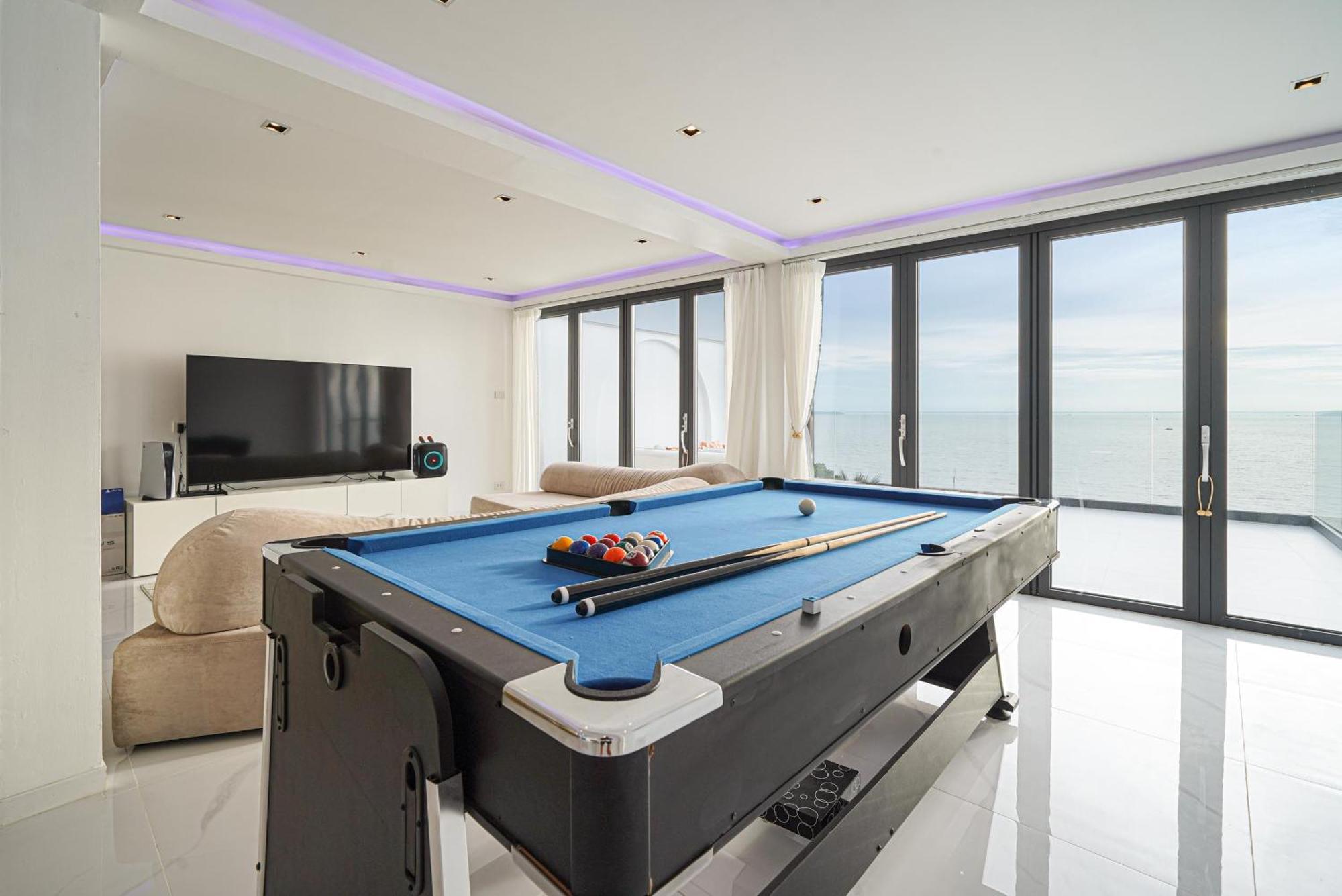 Surf House Pool Villa *