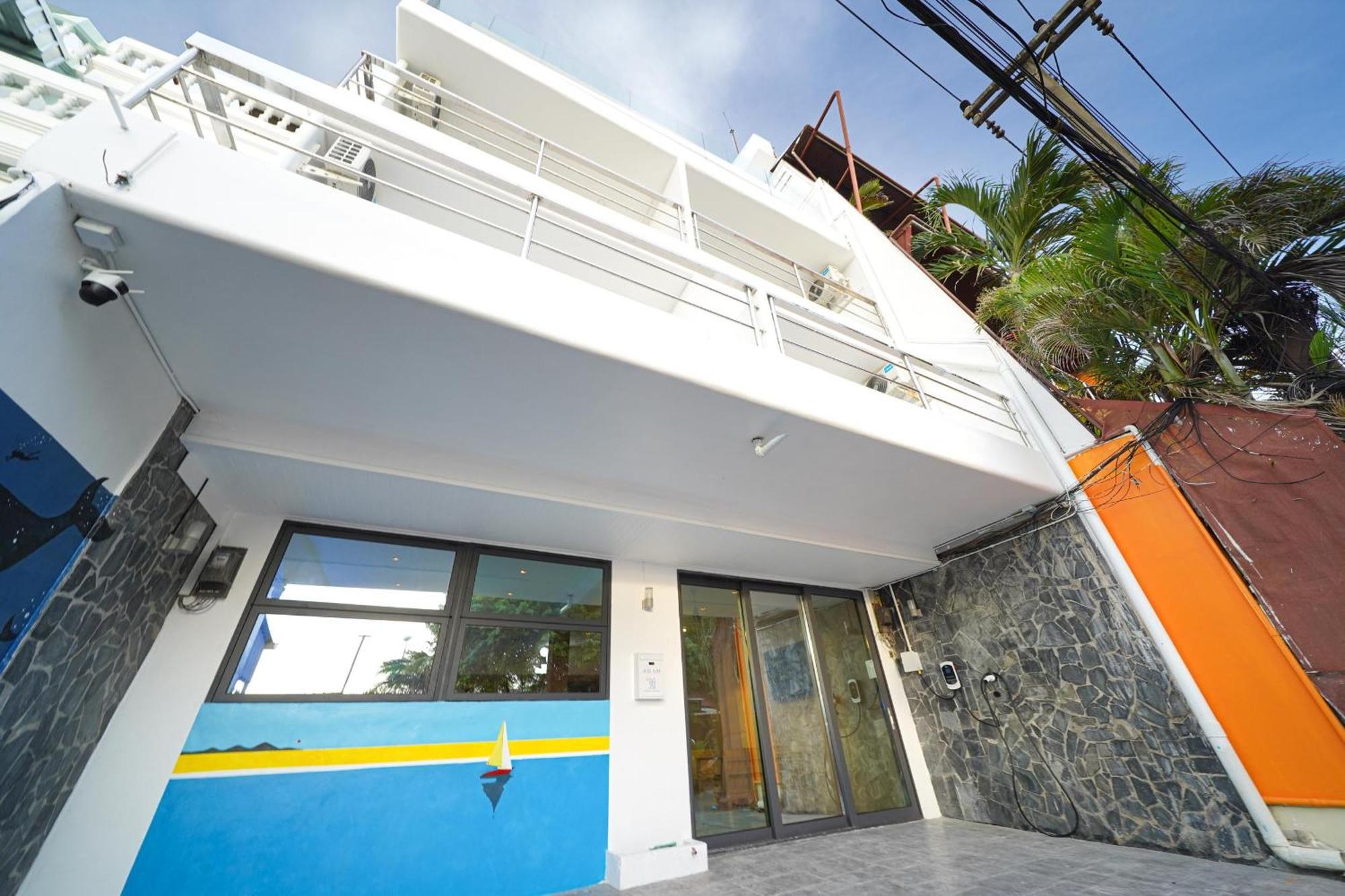 Surf House Pool Villa