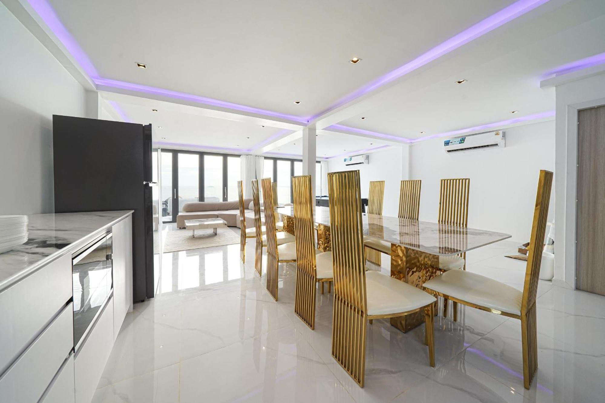 Villa Surf House Pool