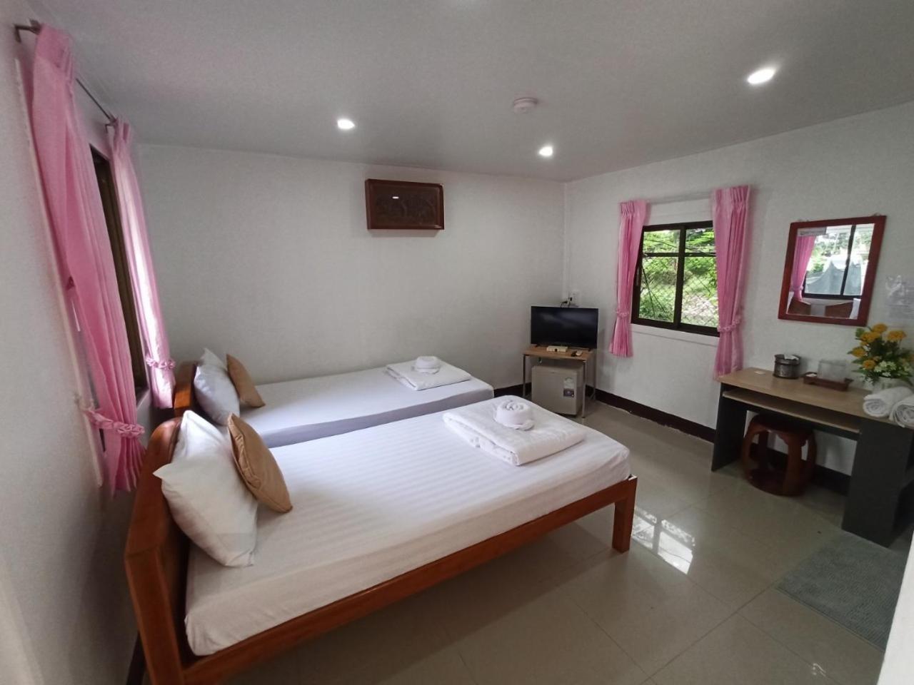 Rainbow House Resort Kamphaeng Phet