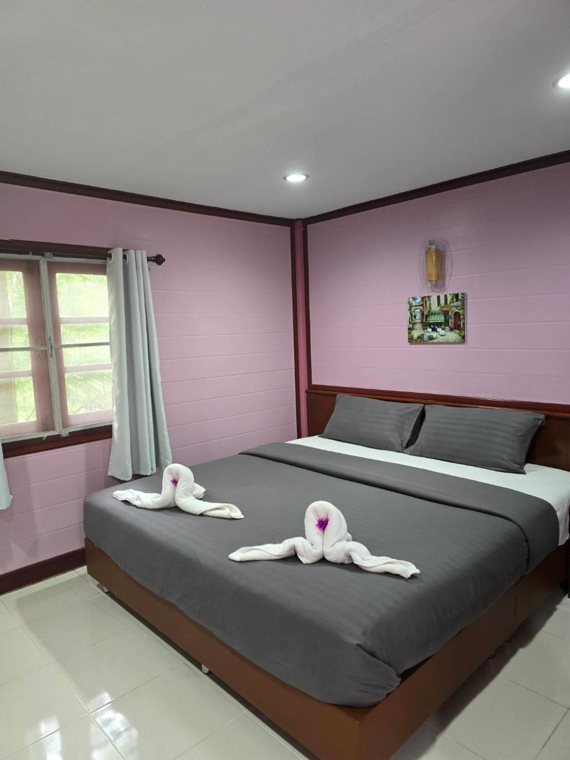 Haad Somboon House