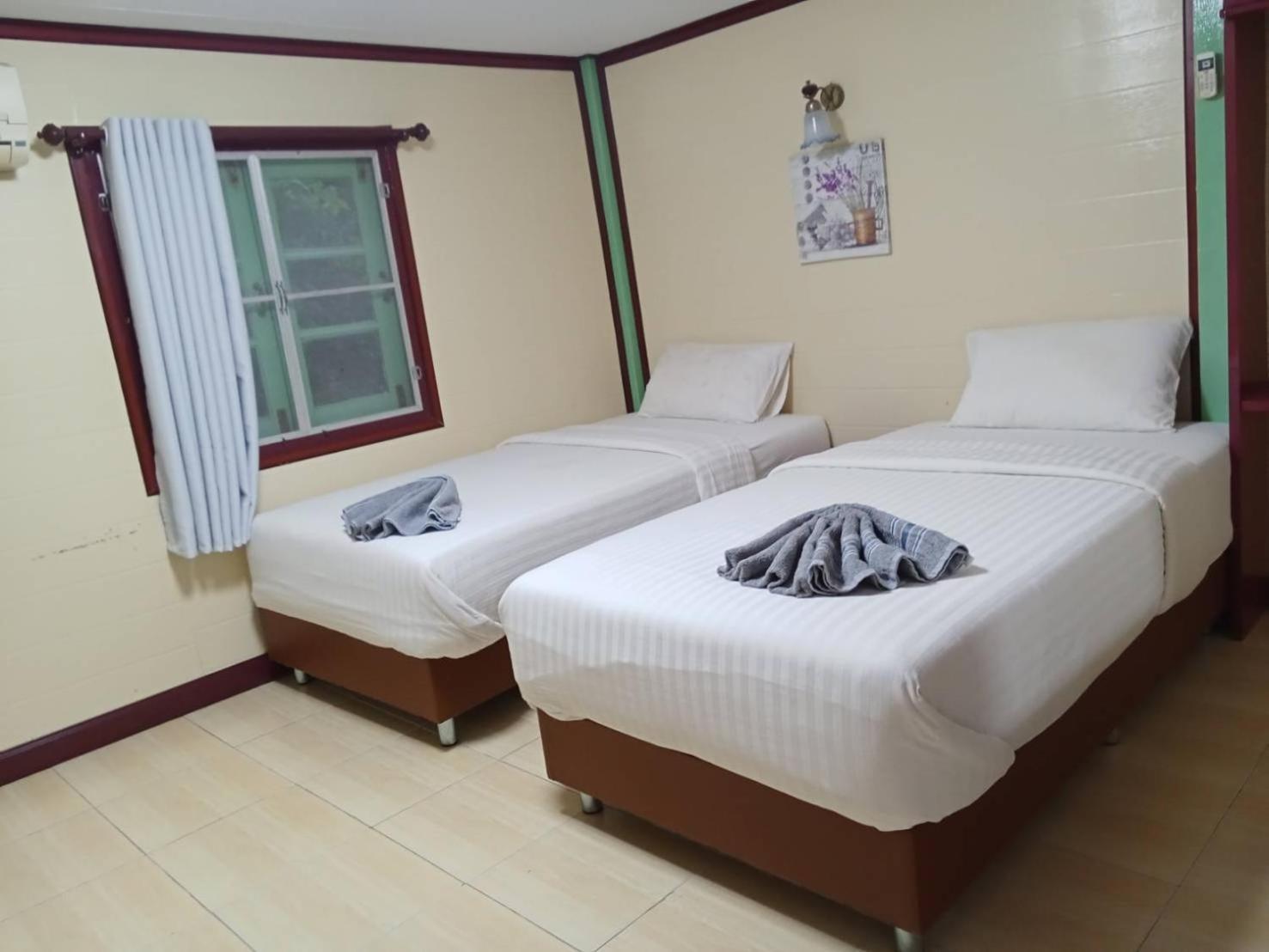 Resort Haad Somboon House *