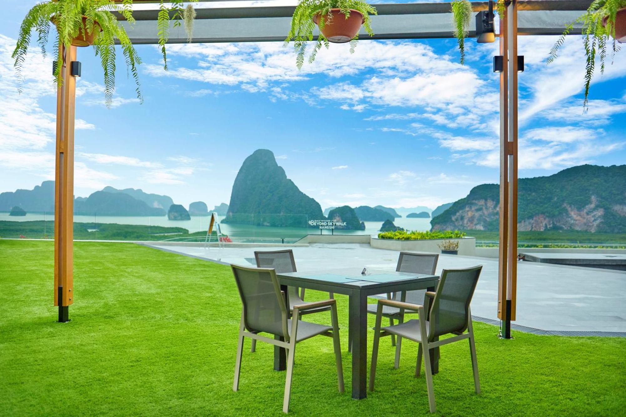 Beyond Skywalk Nangshi Resort *