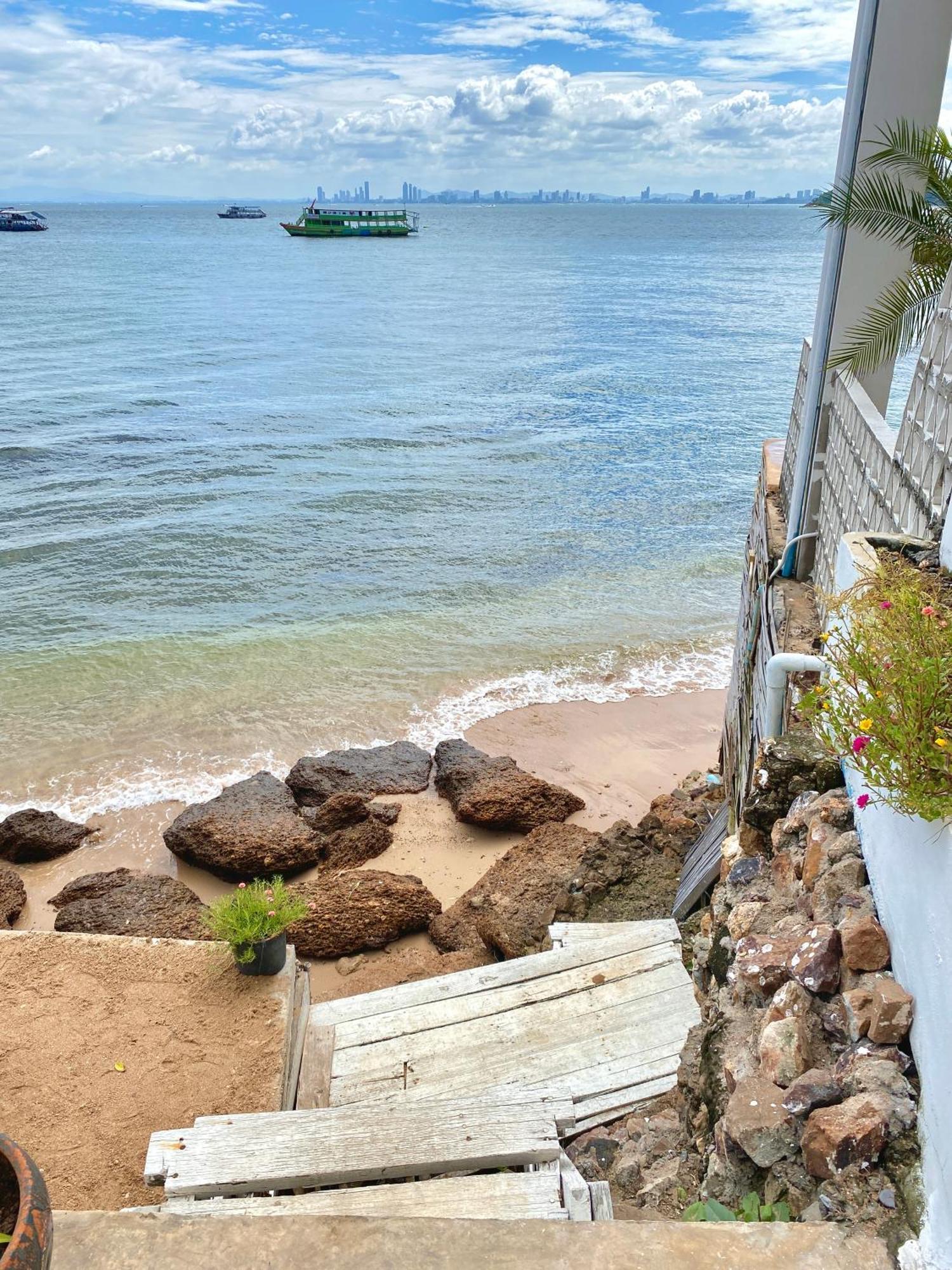 Akina Kohlarn อกินะบีช รีสอร์ทเกาะล้าน Villa