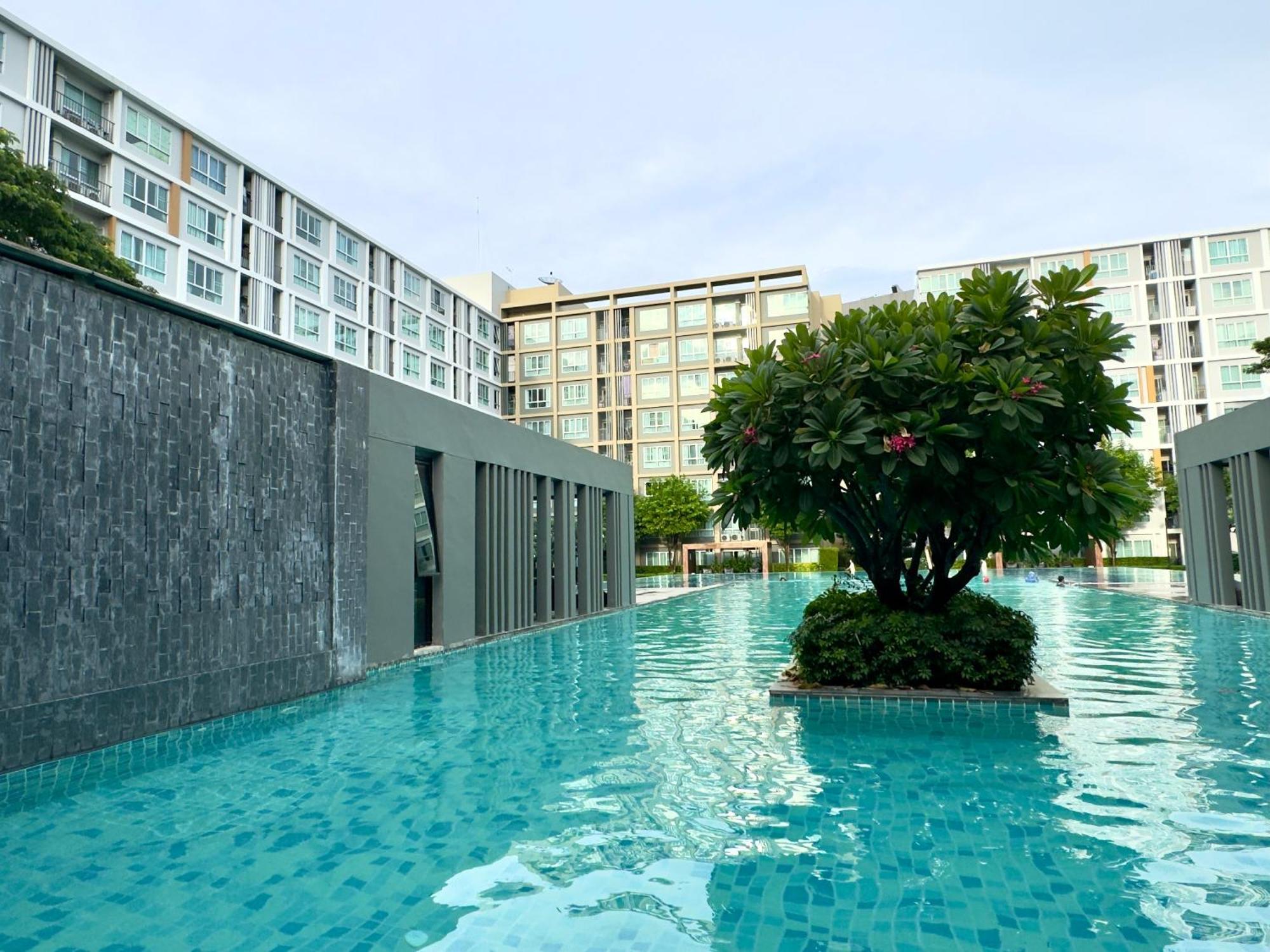 Apartment Dcondo Is Next To The Mall Chiang Mai