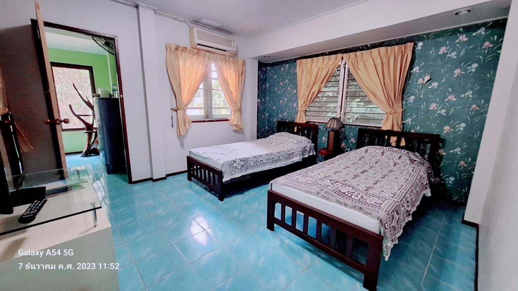 Huaykhakhaeng Country Ban Rai (Uthai Thani)