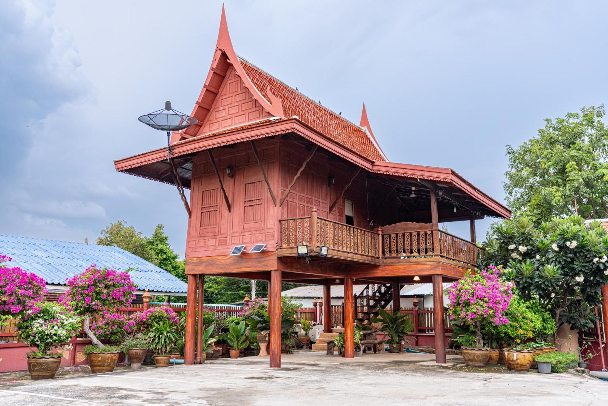 Athithara * Phra Nakhon Si Ayutthaya
