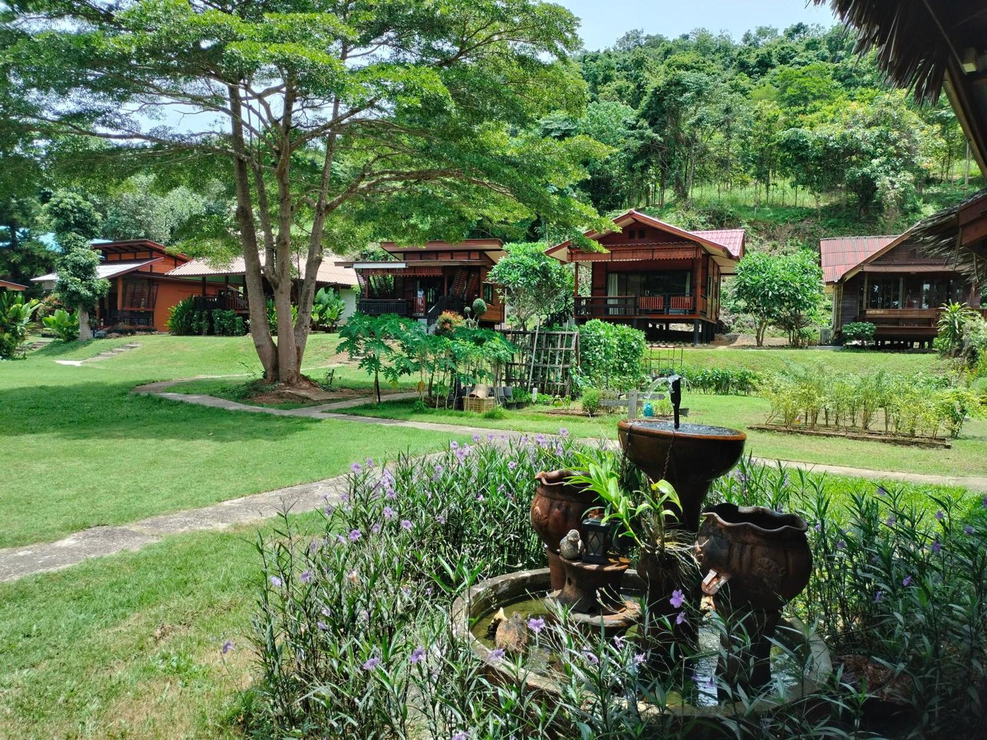 Resort Suntisook